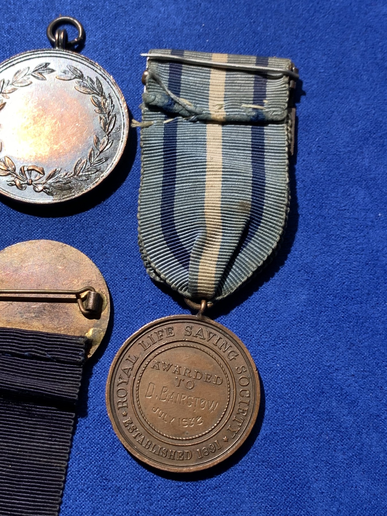 《竞宝斋》第249场-周日，周一 ，周二3场连拍 (全场包邮) 近现代欧洲章牌1#（5枚） 材质 年代 品种自辨 细节见图