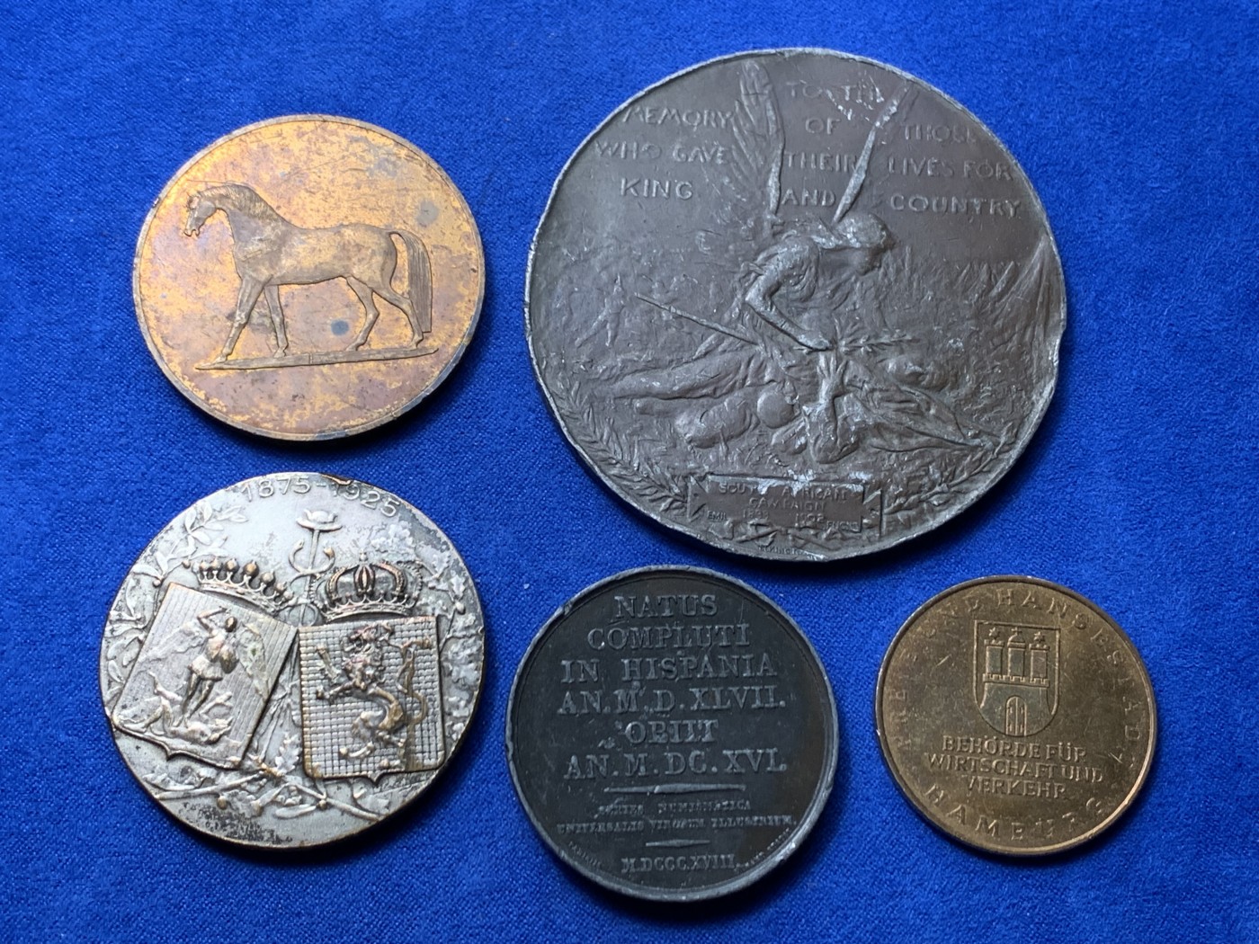 《竞宝斋》第249场-周日，周一 ，周二3场连拍 (全场包邮) 近现代欧洲章牌2#（5枚） 材质 年代 品种自辨 细节见图