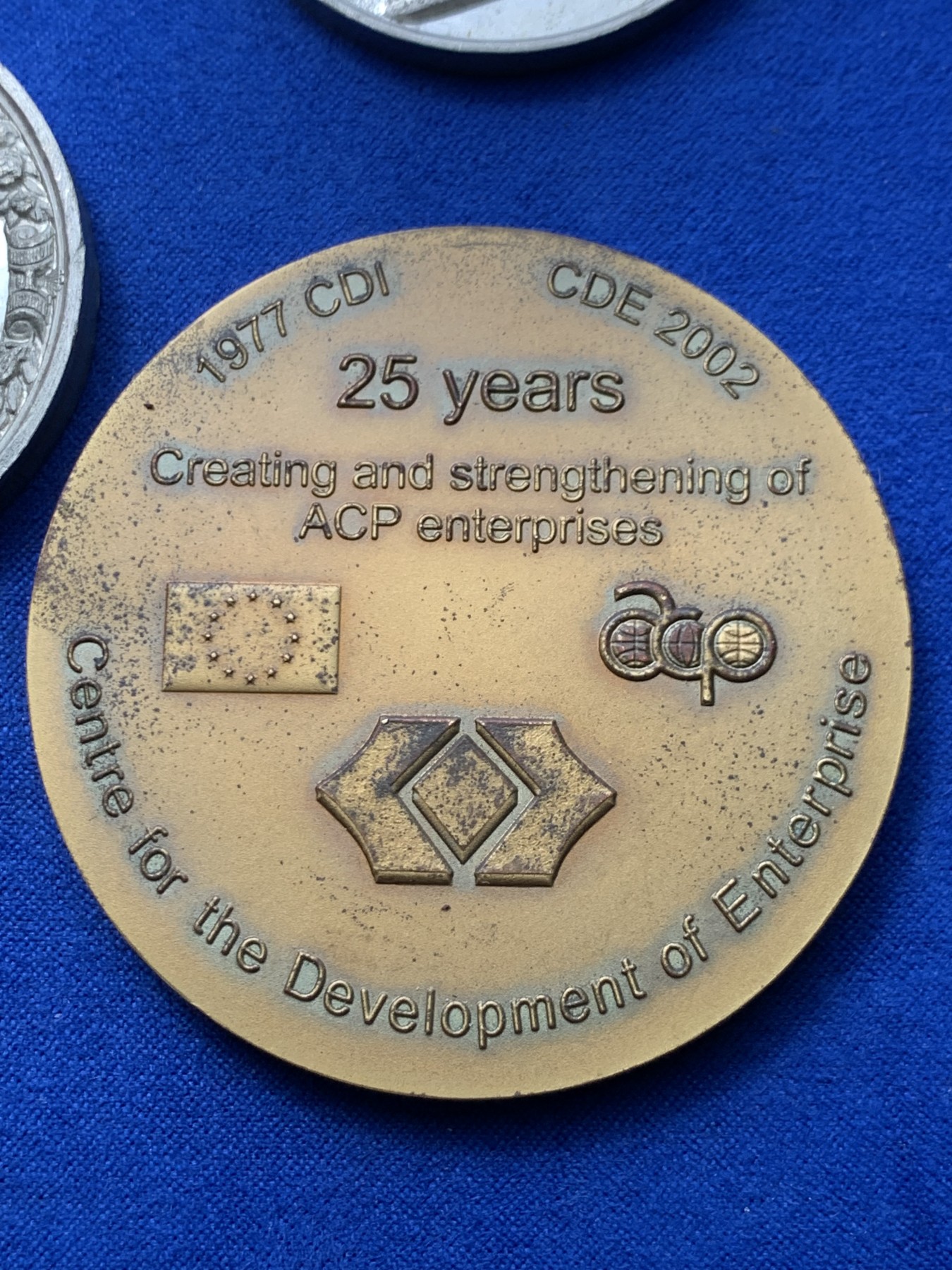 《竞宝斋》第249场-周日，周一 ，周二3场连拍 (全场包邮) 近现代欧洲章牌3#（5枚） 材质 年代 品种自辨 细节见图