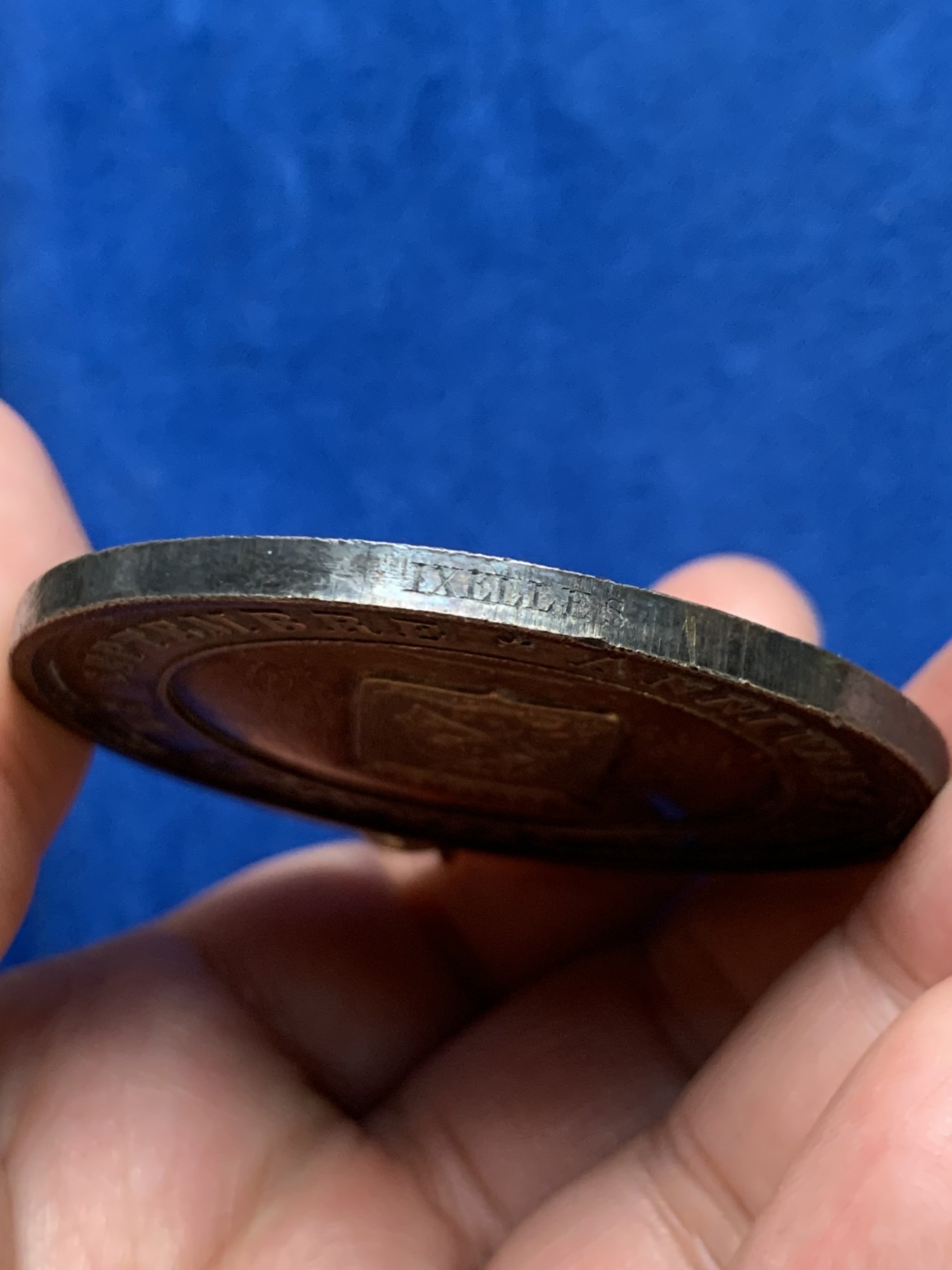 《竞宝斋》第249场-周日，周一 ，周二3场连拍 (全场包邮) 1841 比利时布鲁塞尔镀金银章（吊环），直径55.5mm，约52.2克