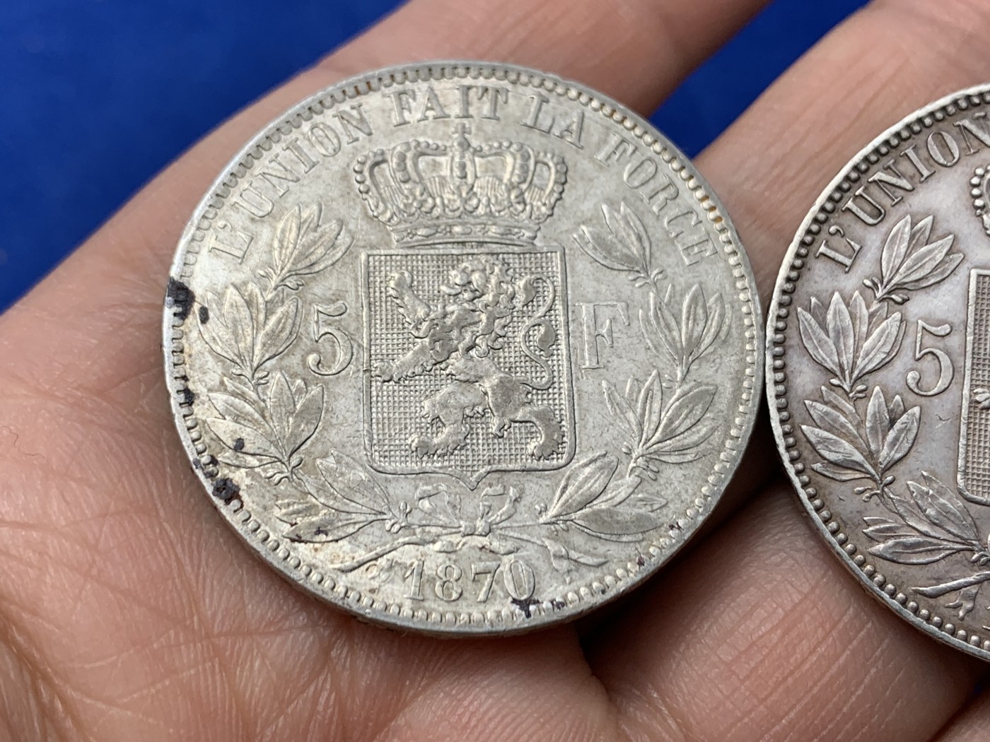 《竞宝斋》第249场-周日，周一 ，周二3场连拍 (全场包邮) 两枚一组 比利时 利奥波德二世 5法郎银币 1870+1873年 原味流通状态