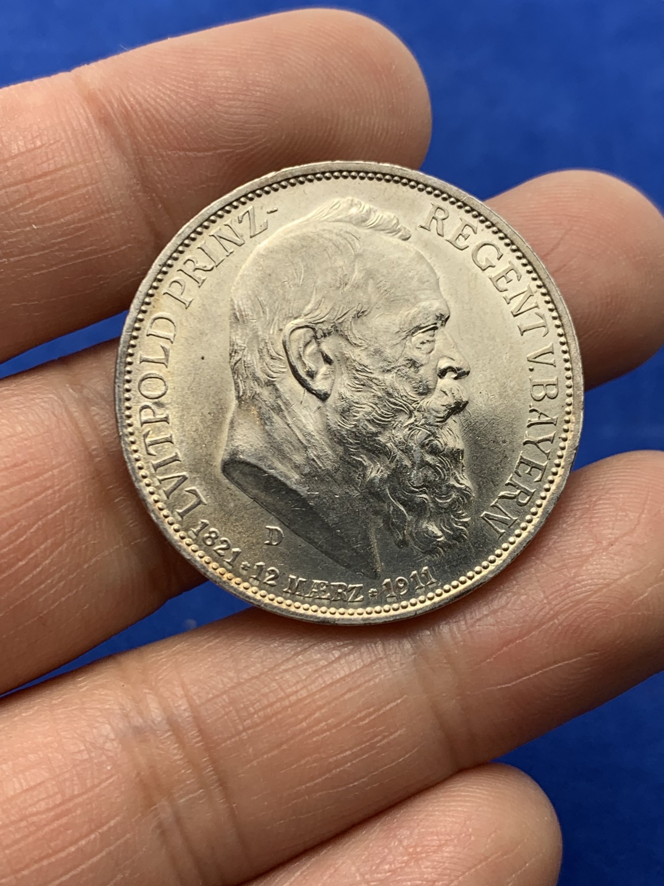 《竞宝斋》第249场-周日，周一 ，周二3场连拍 (全场包邮) 德国巴伐利亚1911年利奥波德3马克银币  底板带光 细节不错