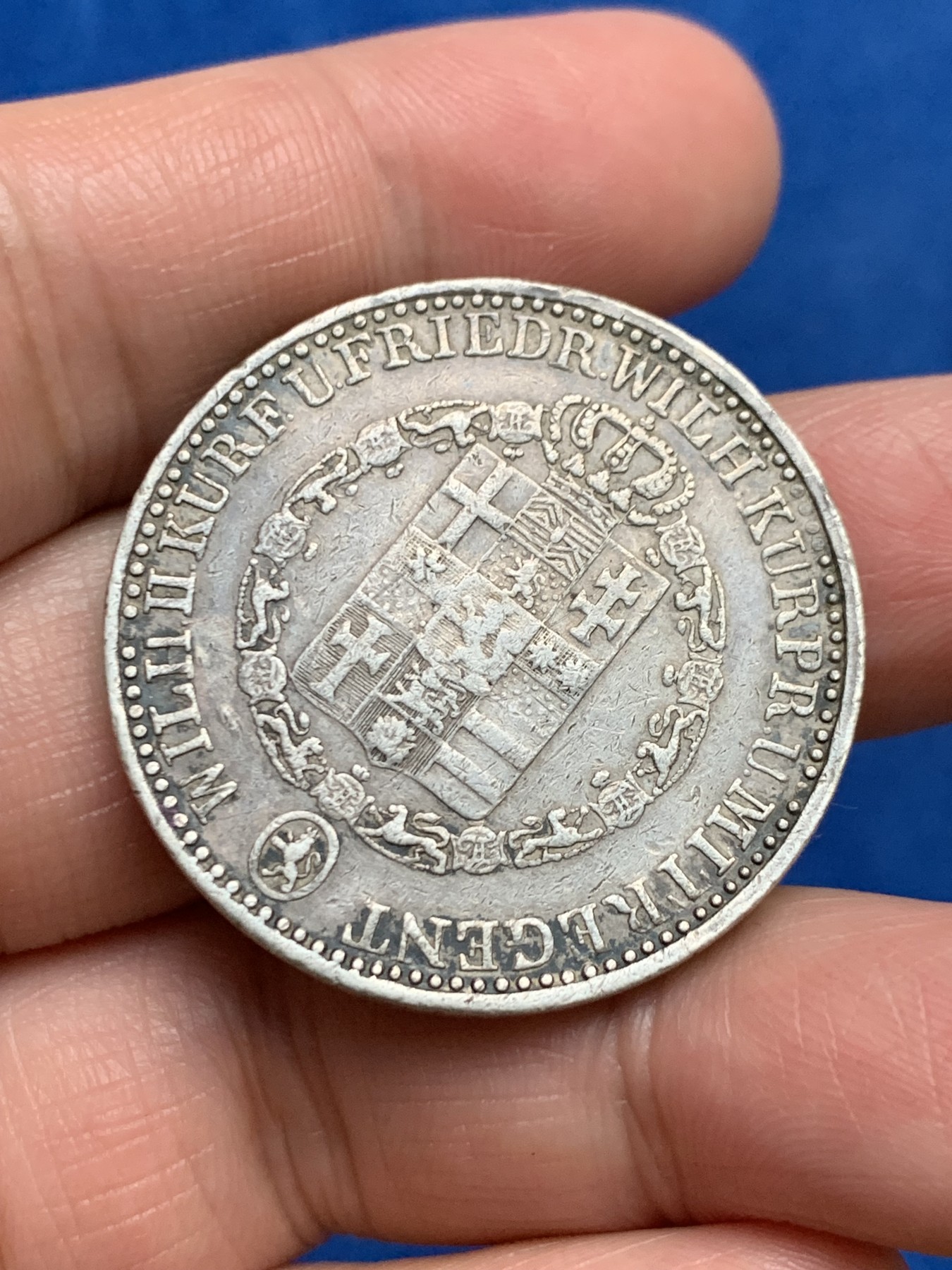 《竞宝斋》第249场-周日，周一 ，周二3场连拍 (全场包邮) 1835年德国黑森卡塞尔泰勒（顶部磨平焊点）银币