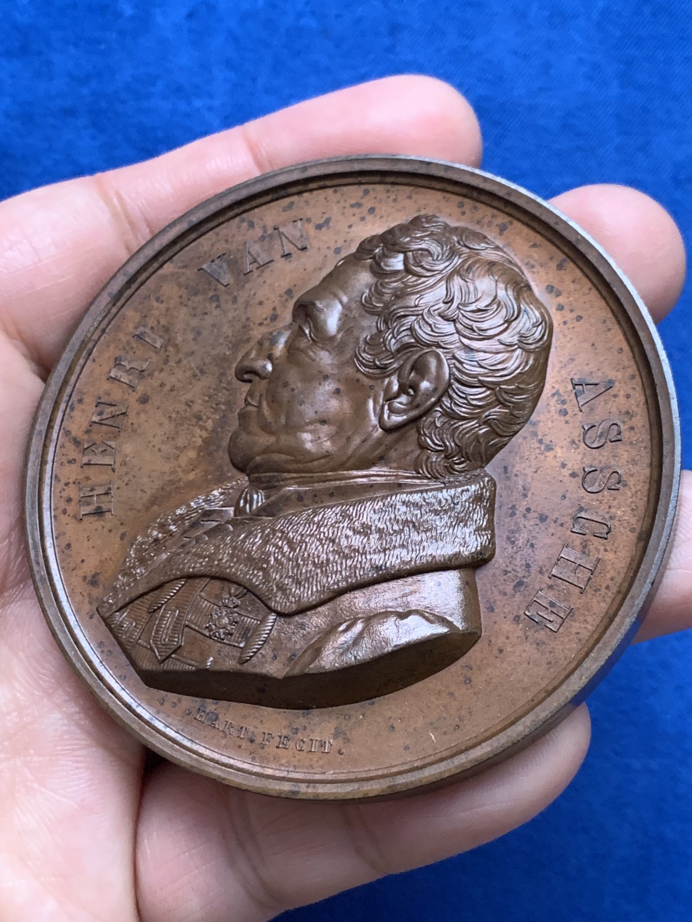 《竞宝斋》第249场-周日，周一 ，周二3场连拍 (全场包邮) 1841 比利时艺术家亨利纪念铜章，直径68mm,约122.7克