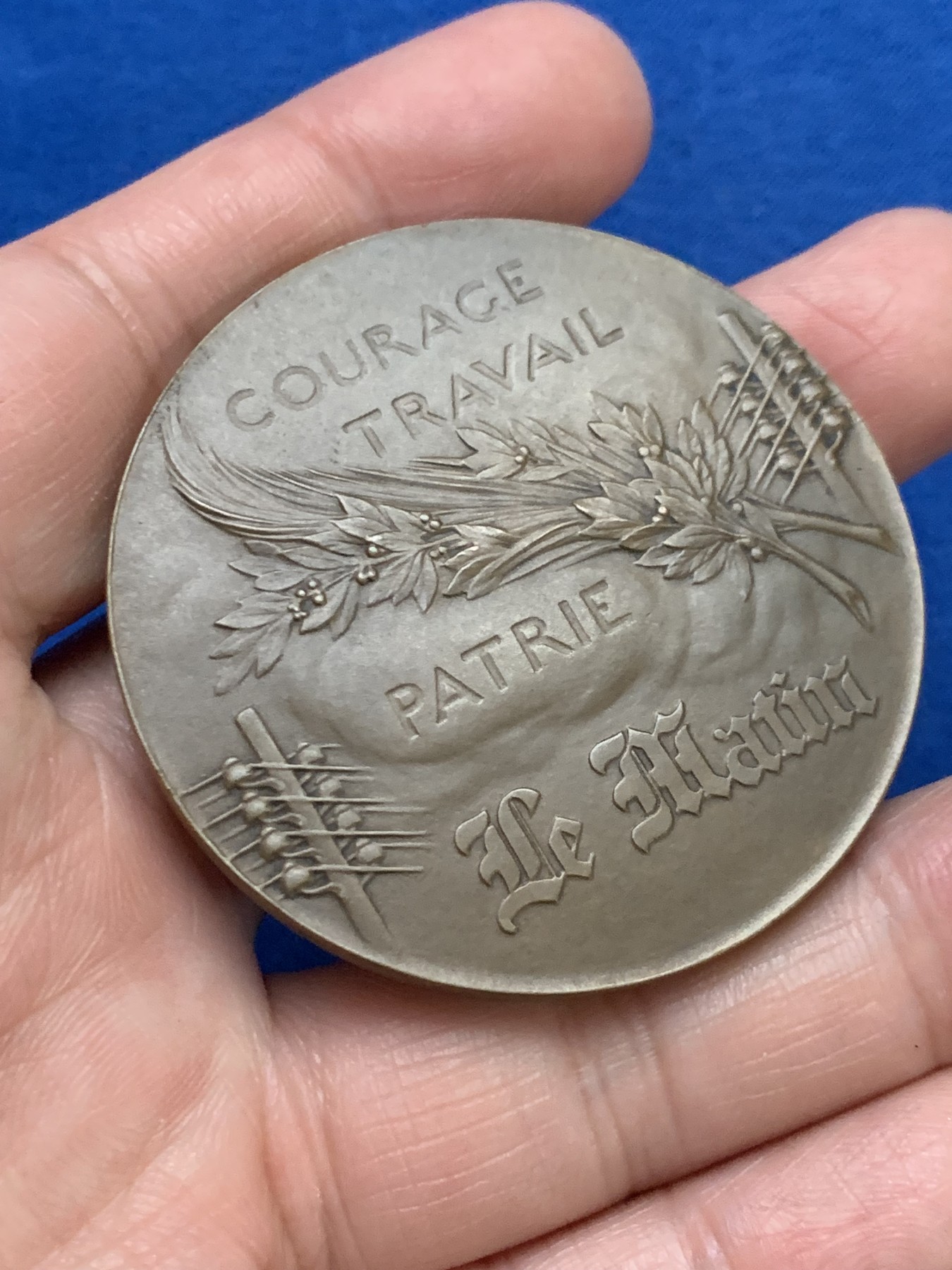 《竞宝斋》第249场-周日，周一 ，周二3场连拍 (全场包邮) 1904 法国新闻业铜章，直径51.1mm，66.1克