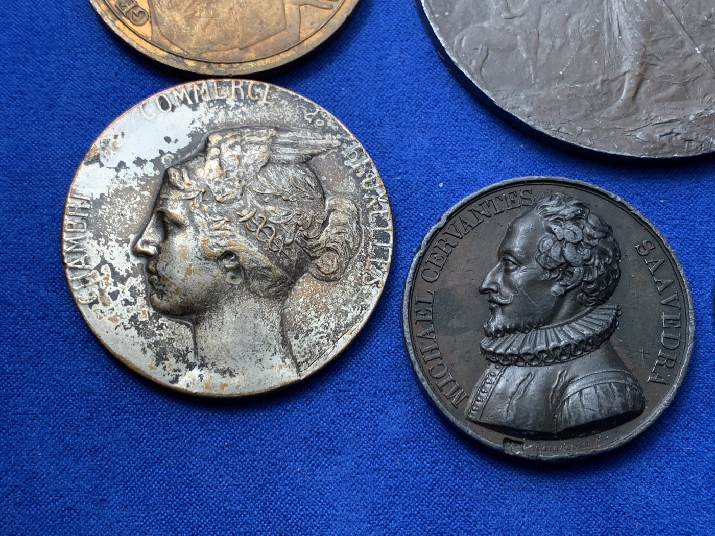 《竞宝斋》第249场-周日，周一 ，周二3场连拍 (全场包邮) 近现代欧洲章牌2#（5枚） 材质 年代 品种自辨 细节见图