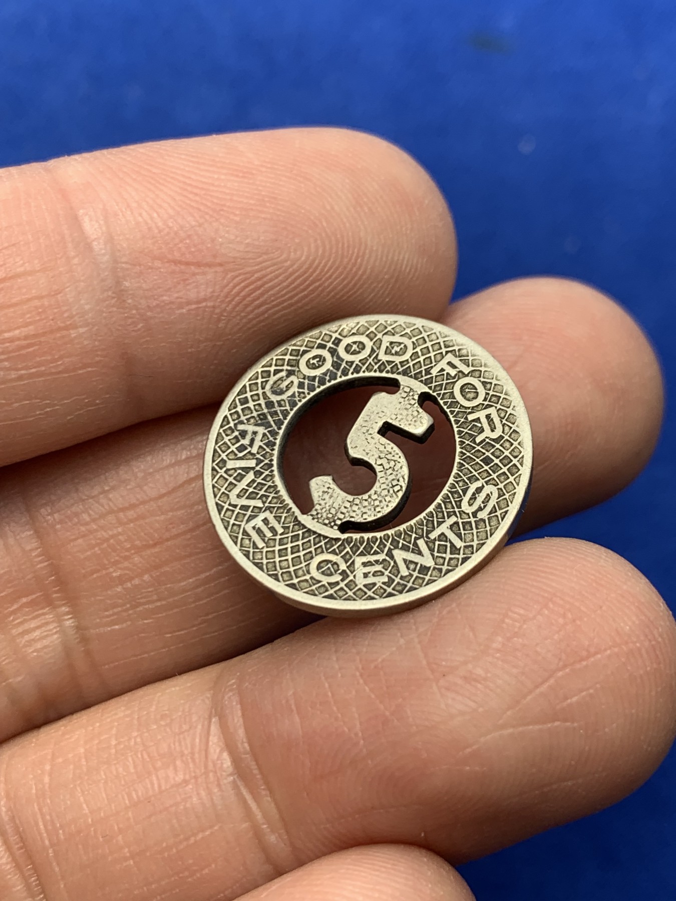 《竞宝斋》第249场-周日，周一 ，周二3场连拍 (全场包邮) 1920-1926老上海汽车5分代用币镂空设计 造型独特 百年传承