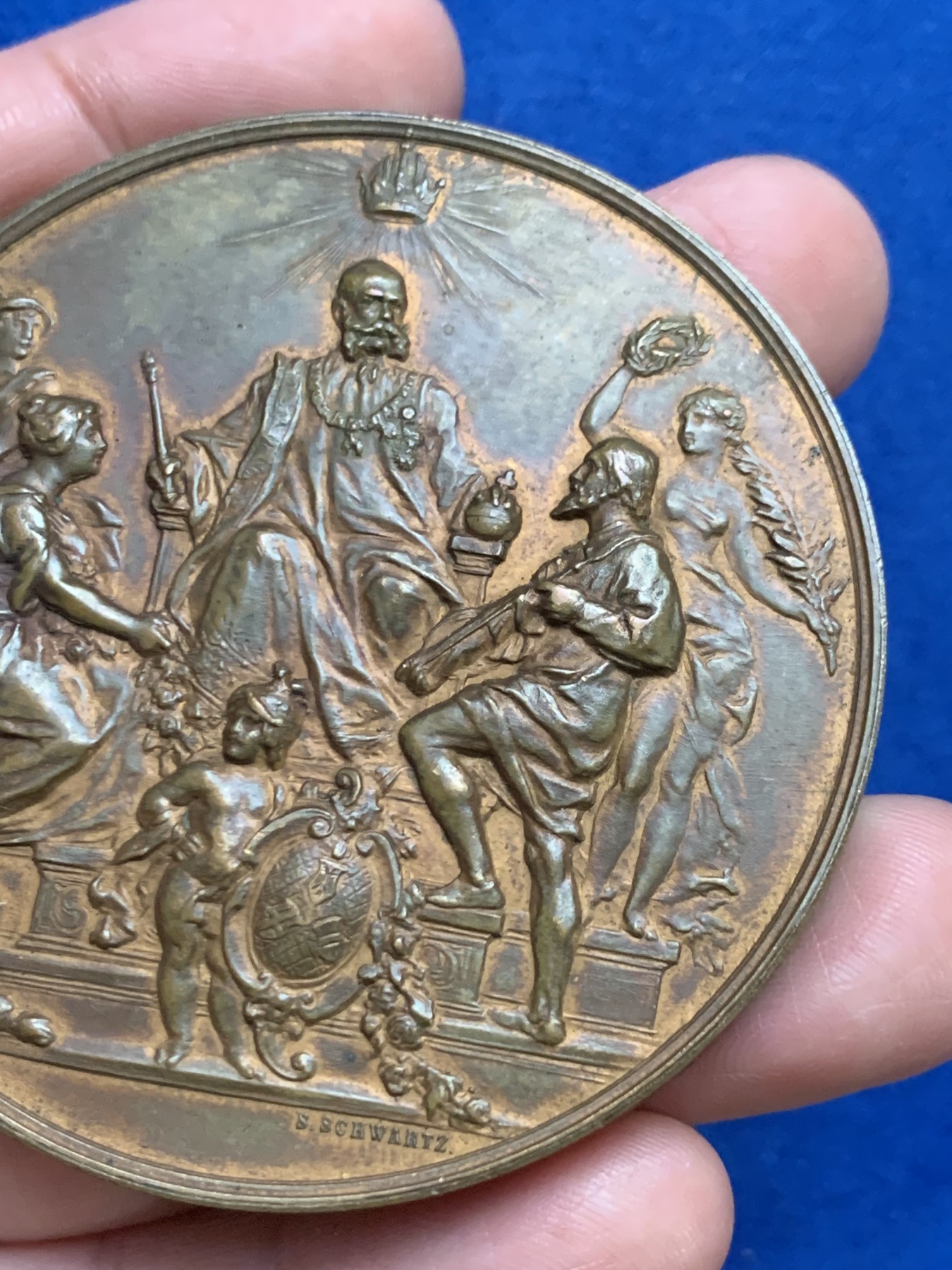 《竞宝斋》第249场-周日，周一 ，周二3场连拍 (全场包邮) 1888 奥地利弗朗茨皇帝登基40周年纪念铜章，直径64.2mm，约81.4克