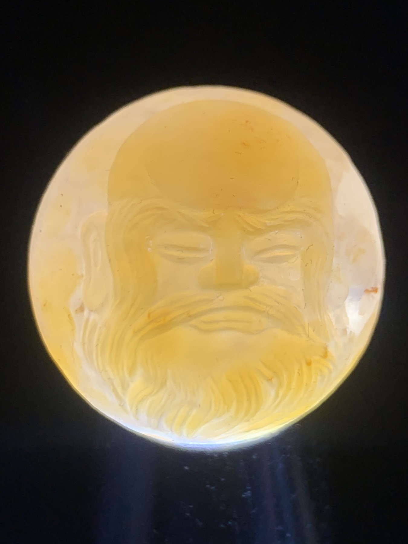 精美亚光冰飘鸡油黄战国红玛瑙手工雕刻仿寿星珠一个！