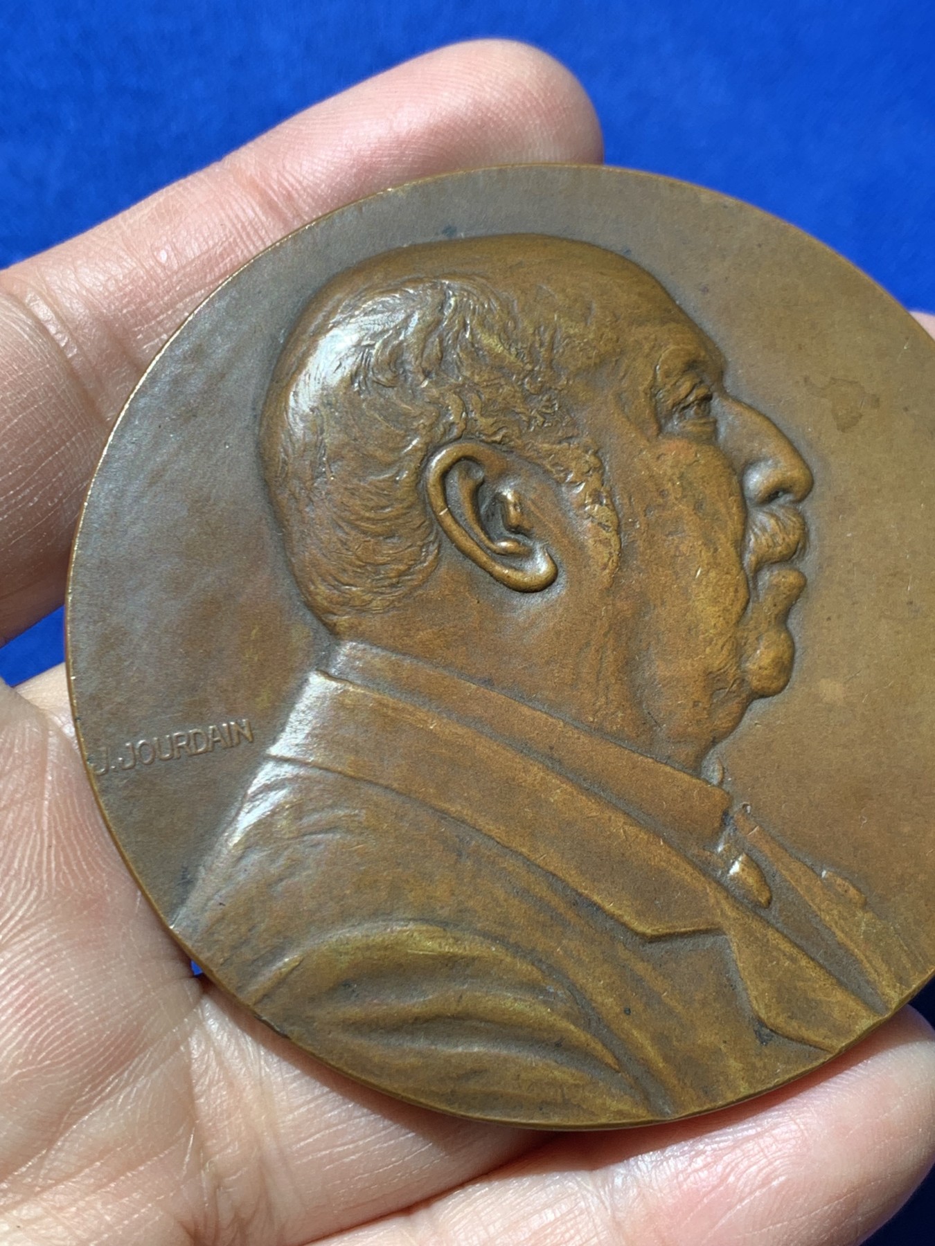 《竞宝斋》第249场-周日，周一 ，周二3场连拍 (全场包邮) 1913 比利时总统维萨尔铜章，直径65.4mm，约90.6克