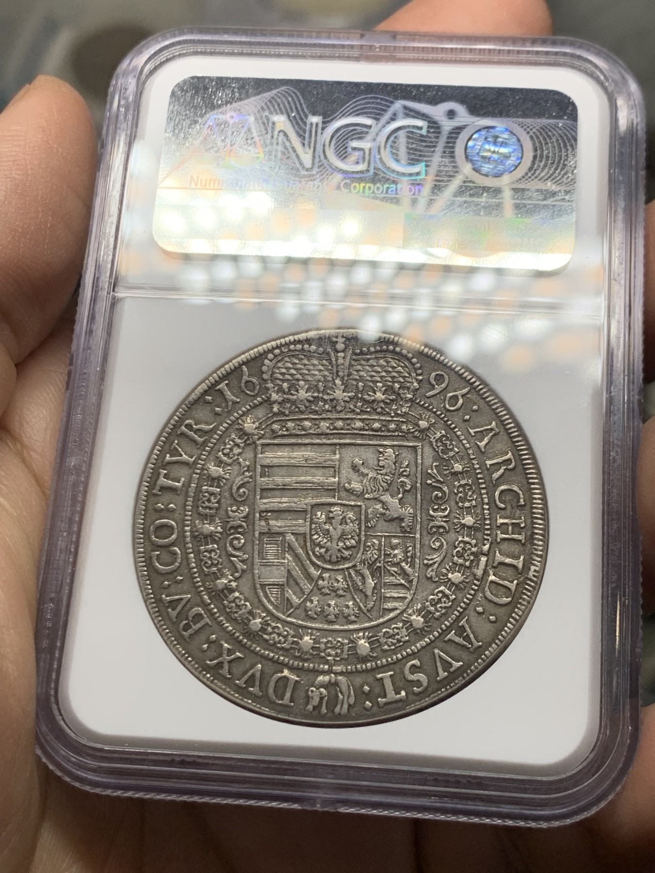 《竞宝斋》第249场-周日，周一 ，周二3场连拍 (全场包邮) 严评亚军分 NGC AU53 神圣罗马帝国1696/5骑字版 利奥波德一世大波浪 猪嘴 泰勒 银币 打制不错 状态非常好