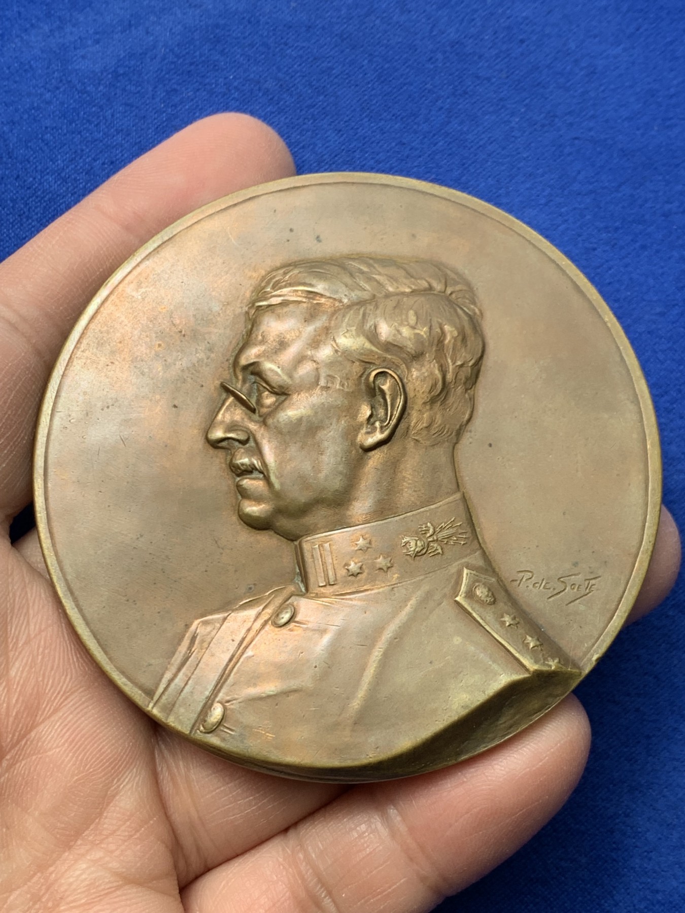 《竞宝斋》第249场-周日，周一 ，周二3场连拍 (全场包邮) 20世纪初一战时期比利时莫兰维尔将军铜章，直径70.5mm，约134.7克