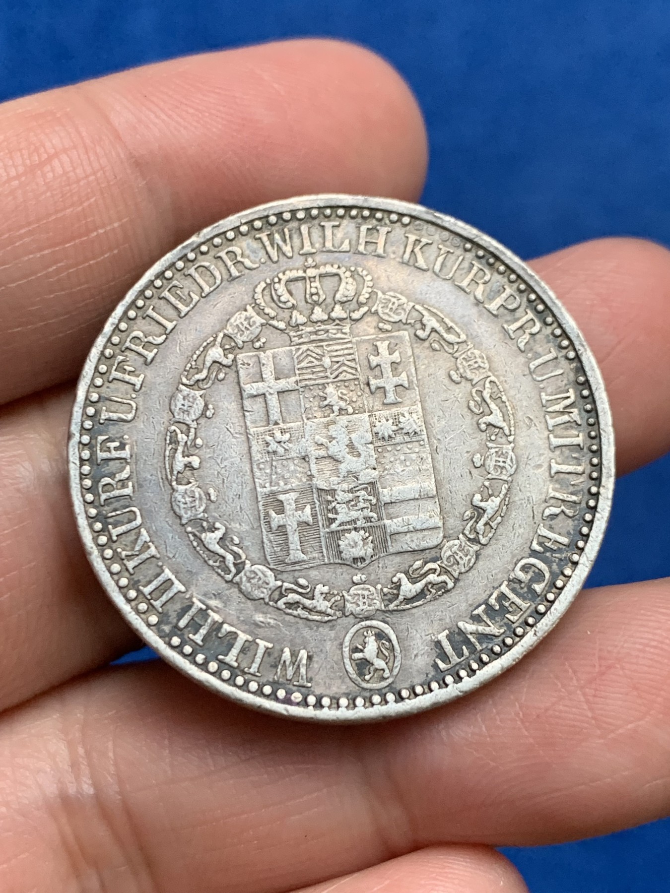 《竞宝斋》第249场-周日，周一 ，周二3场连拍 (全场包邮) 1835年德国黑森卡塞尔泰勒（顶部磨平焊点）银币