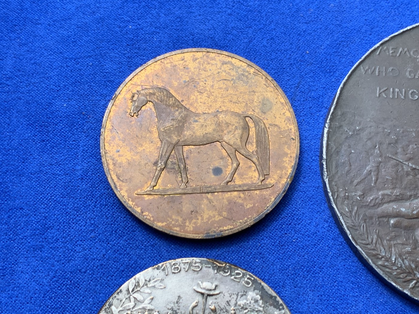 《竞宝斋》第249场-周日，周一 ，周二3场连拍 (全场包邮) 近现代欧洲章牌2#（5枚） 材质 年代 品种自辨 细节见图