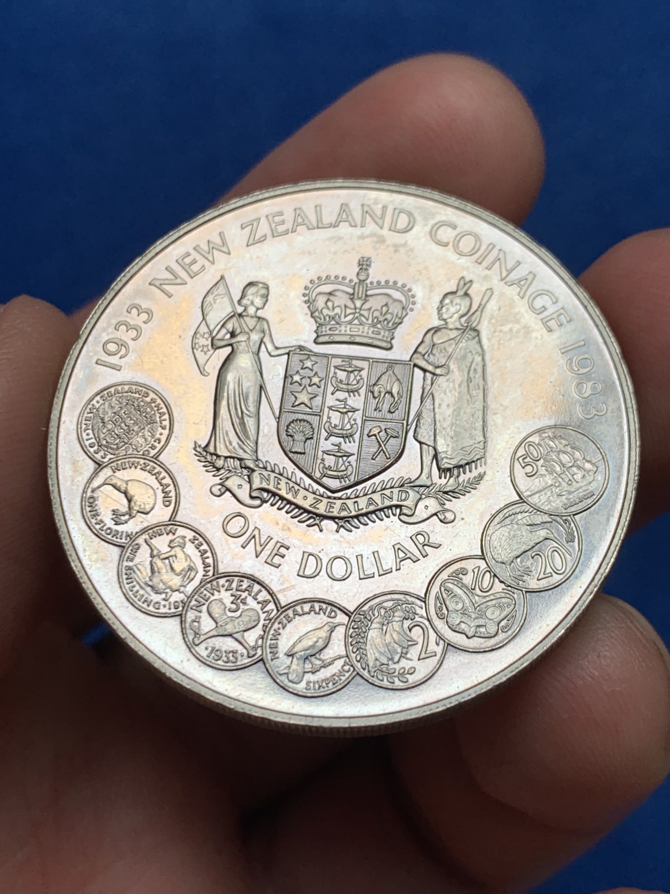 《竞宝斋》第249场-周日，周一 ，周二3场连拍 (全场包邮) 1983年新西兰货币发行50周年克朗型纪念币