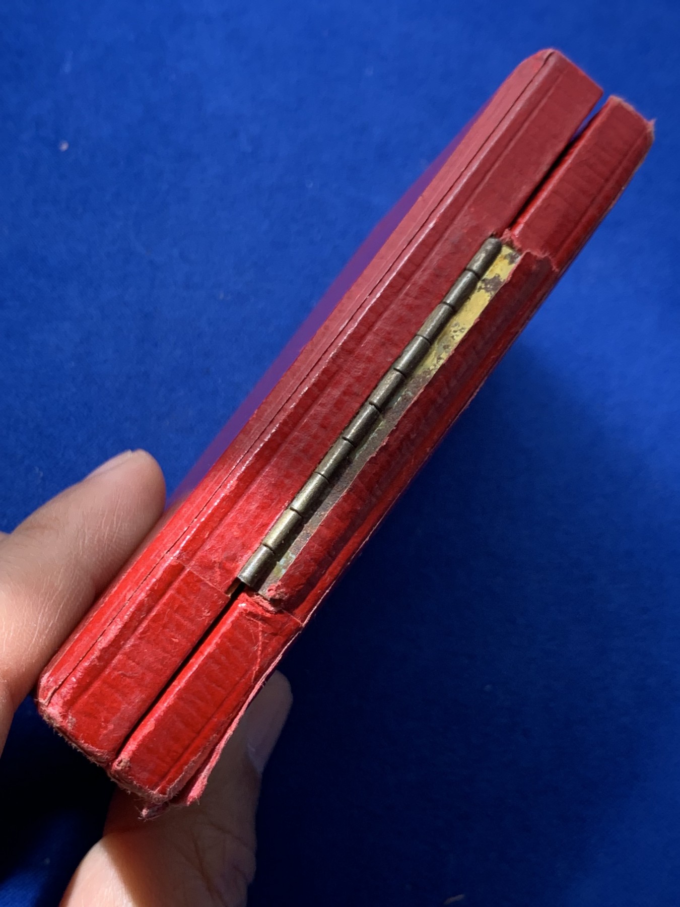 《竞宝斋》第249场-周日，周一 ，周二3场连拍 (全场包邮) 1935 英国皇家音乐学院铜章（原盒），直径40.6mm，约42克，带有横标的少见