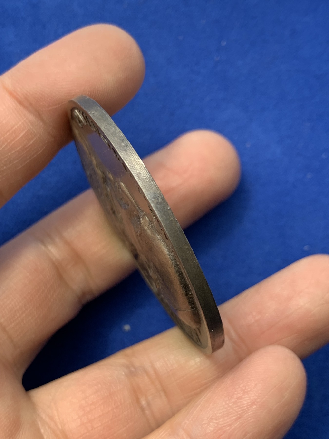 《竞宝斋》第249场-周日，周一 ，周二3场连拍 (全场包邮) 1966 梵蒂冈教皇保罗六世镀银铜章，直径49.9mm，约52.7克，高浮雕