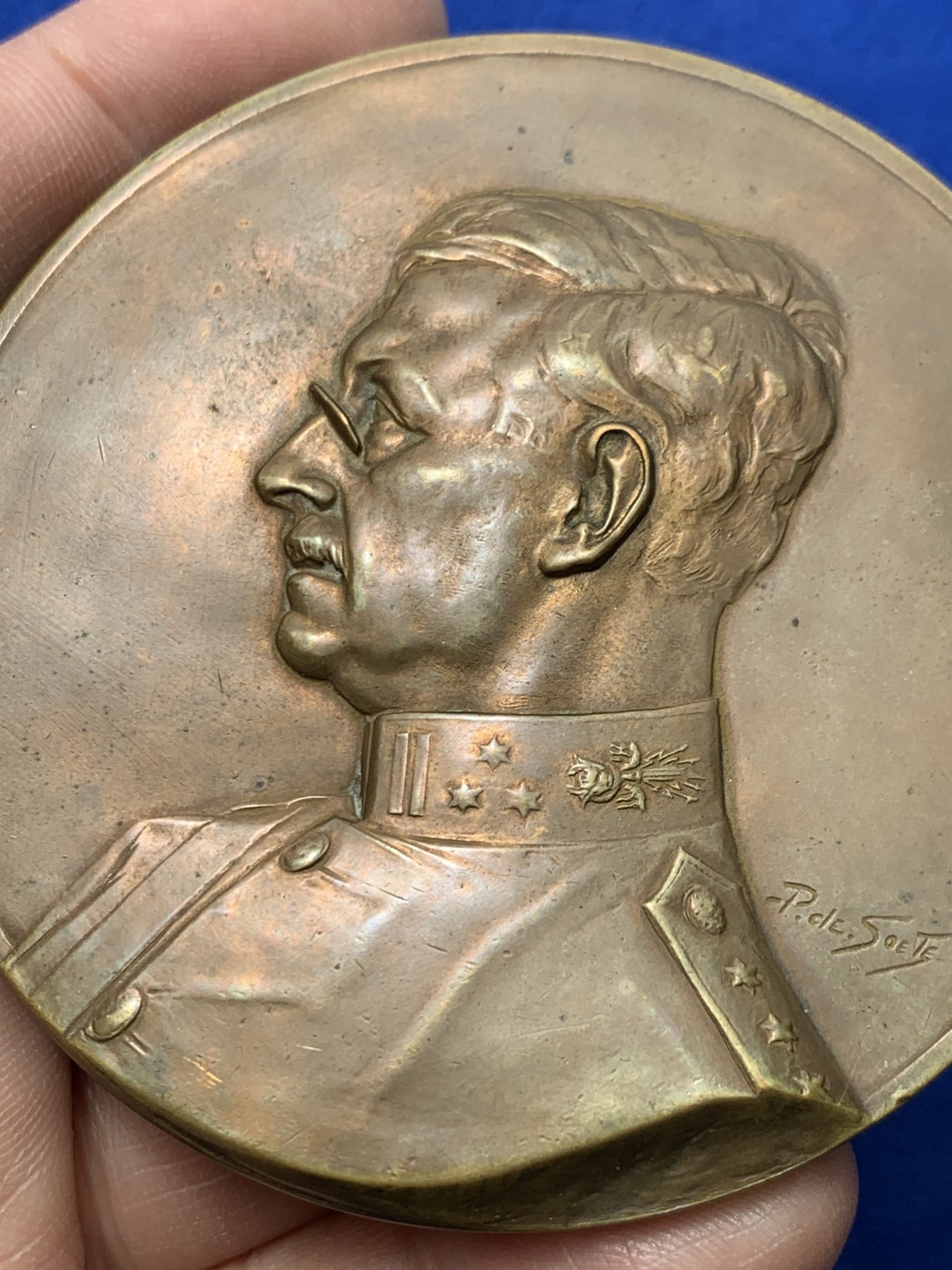 《竞宝斋》第249场-周日，周一 ，周二3场连拍 (全场包邮) 20世纪初一战时期比利时莫兰维尔将军铜章，直径70.5mm，约134.7克