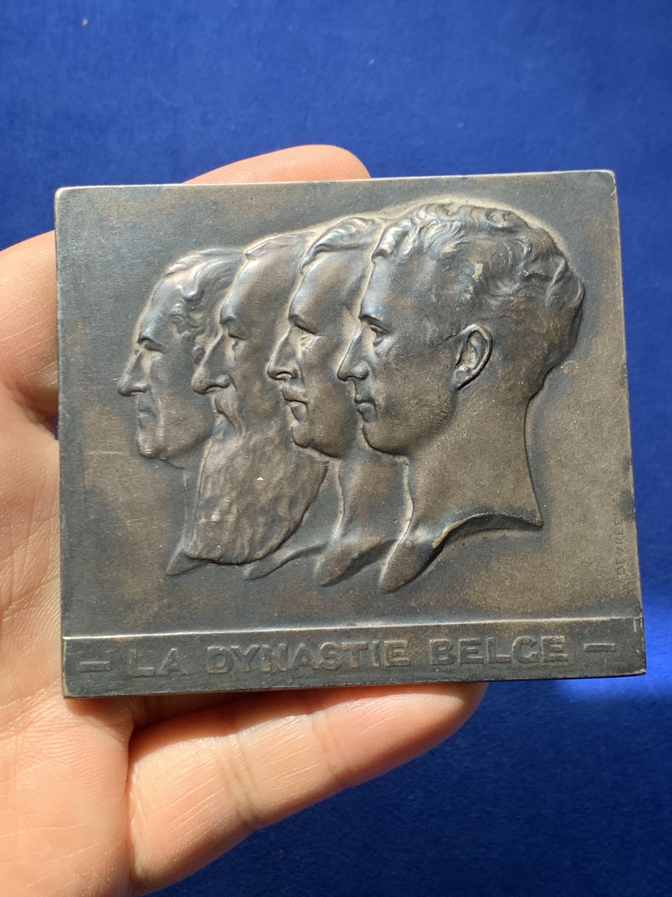 《竞宝斋》第249场-周日，周一 ，周二3场连拍 (全场包邮) 1935 比利时四代国王矩形镀银铜章，尺寸68.6*76.9mm，约165.7克