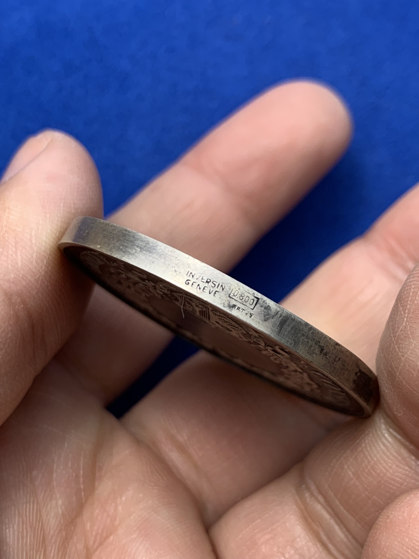 《竞宝斋》第249场-周日，周一 ，周二3场连拍 (全场包邮) 19世纪瑞士日内瓦音乐学院银章，直径41.3mm，约39.3克，边铭有银标