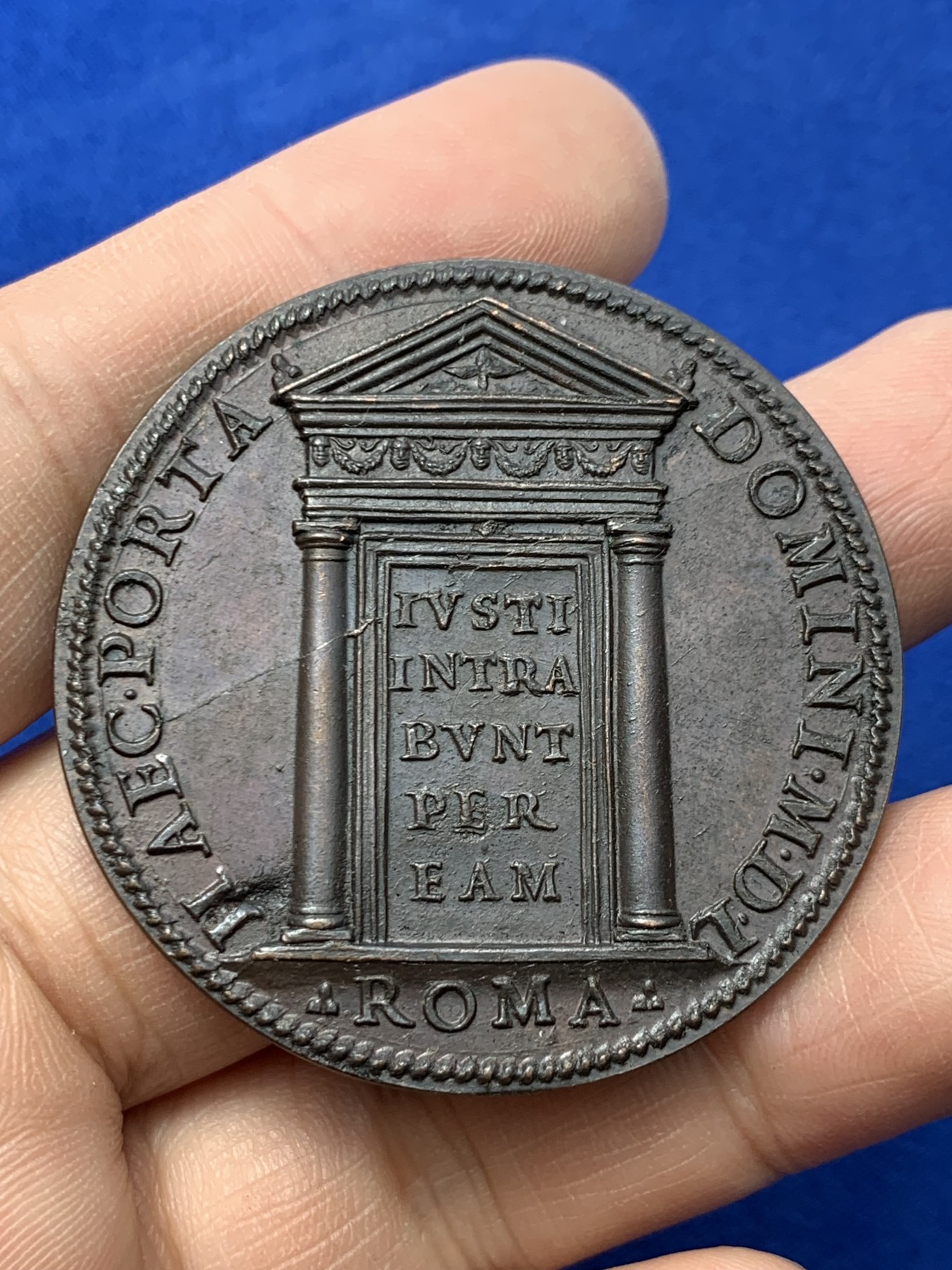 《竞宝斋》第249场-周日，周一 ，周二3场连拍 (全场包邮) 19世纪中期意大利教皇尤里乌斯三世铜章，直径46mm，约40.2克