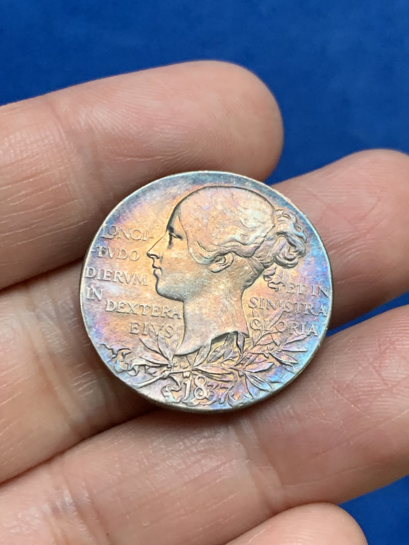 《竞宝斋》第249场-周日，周一 ，周二3场连拍 (全场包邮) 1897 英国维多利亚登基60周年小银章，直径25.7mm，约9.66克