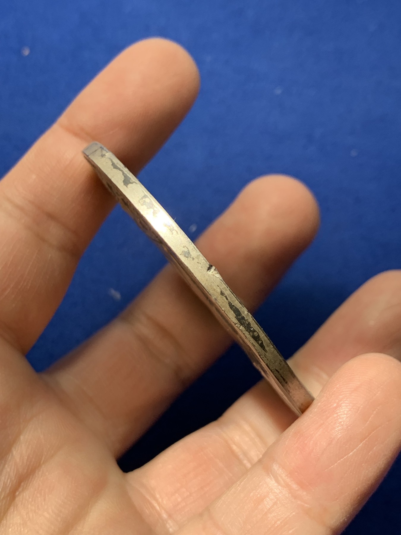 《竞宝斋》第249场-周日，周一 ，周二3场连拍 (全场包邮) 1937 英国乔治六世登基纪念银章，直径57.1mm，约83.6克