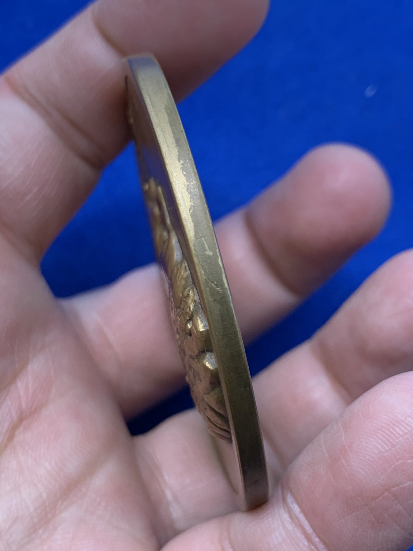 《竞宝斋》第249场-周日，周一 ，周二3场连拍 (全场包邮) 1929 荷兰女王50周年铜章，直径60.7mm，约93.1克