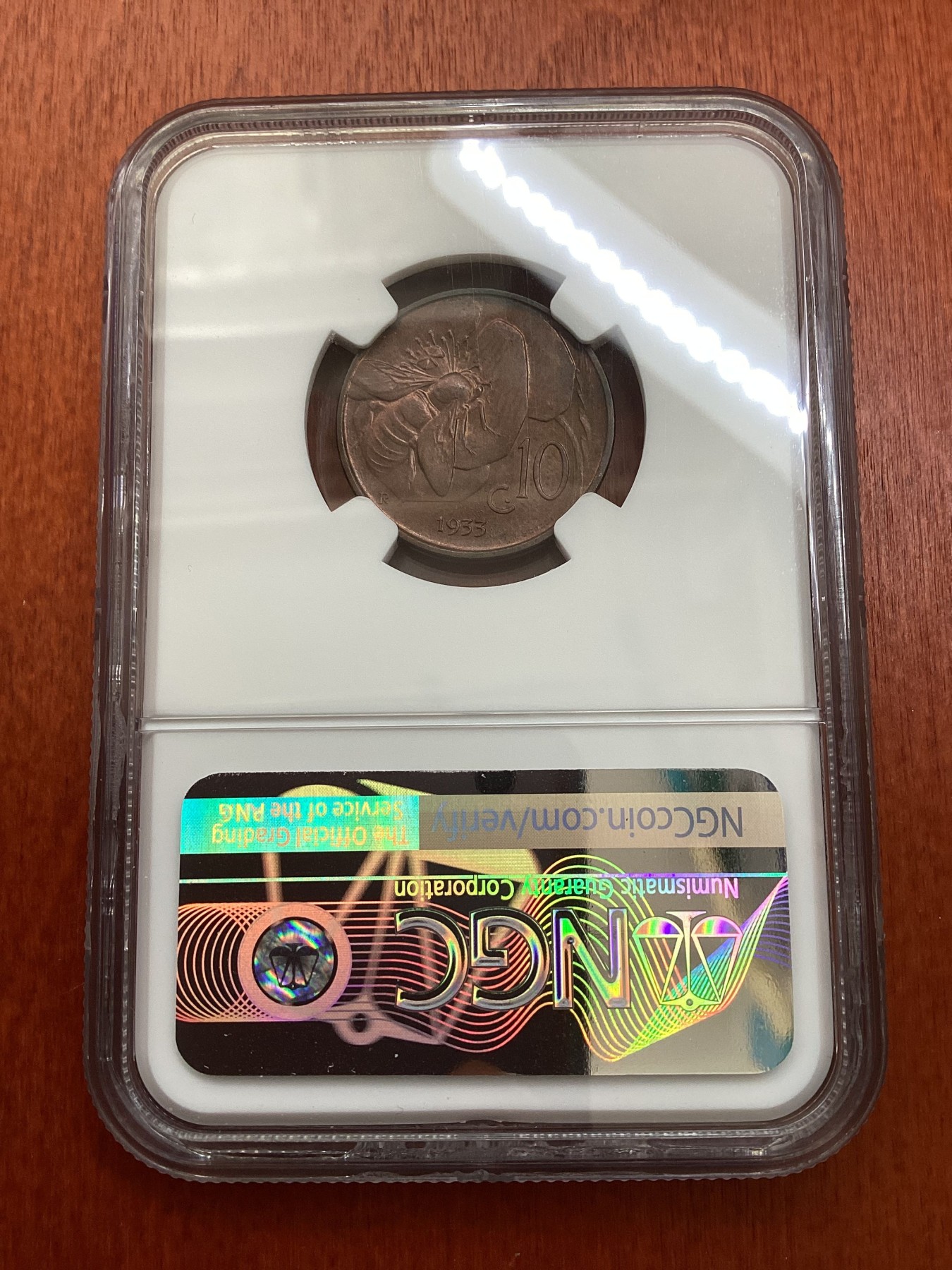 长老汇龙年精选第三场 1933R 意大利伊曼纽尔三世蜜蜂10分铜币，NGC MS61BN，更高分仅有四枚