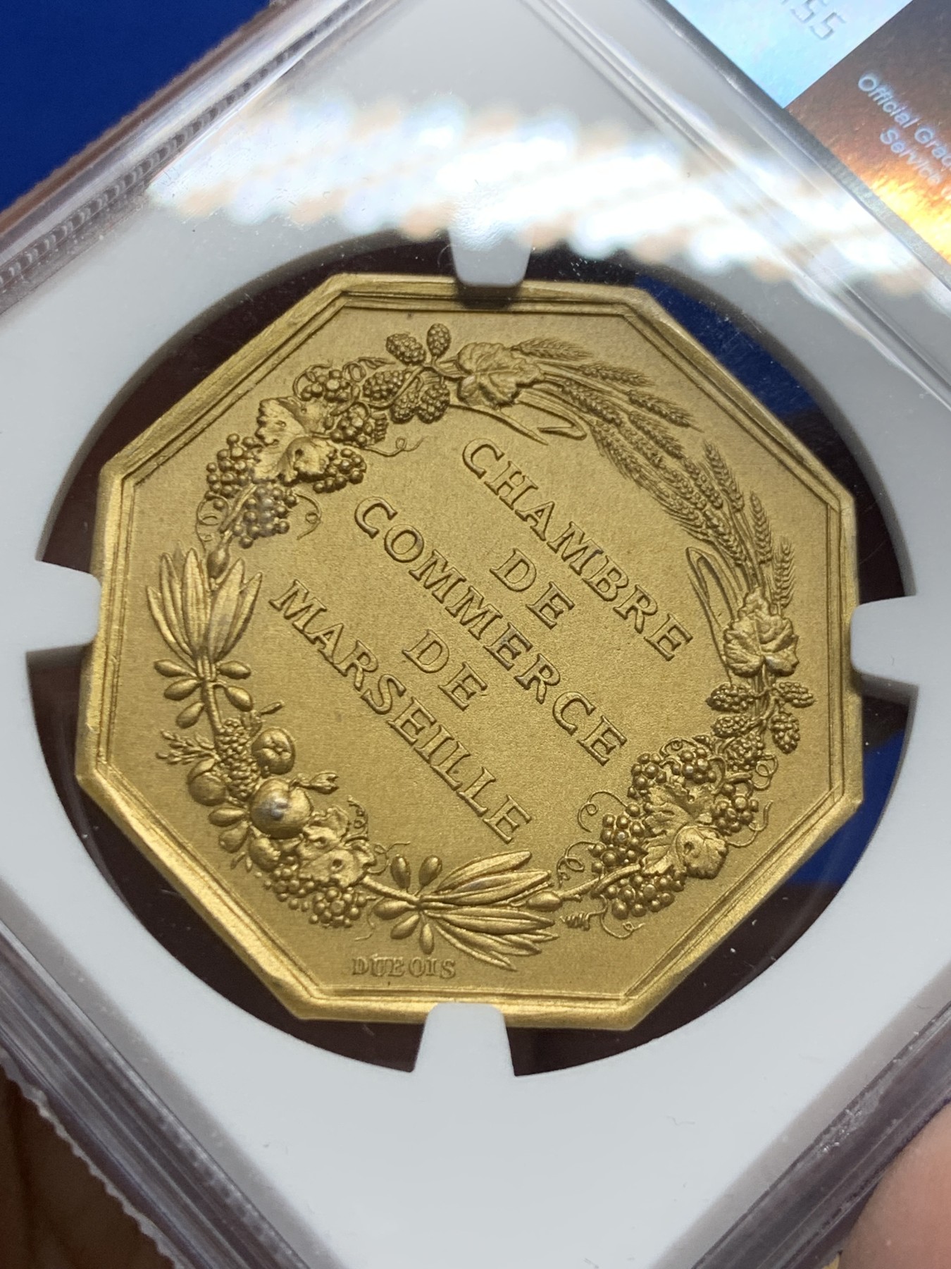 《竞宝斋》第250场-周日，周一 ，周二3场连拍 (全场包邮) NGC-MS66 法国港口景观八角镀金银质代币，马赛商会