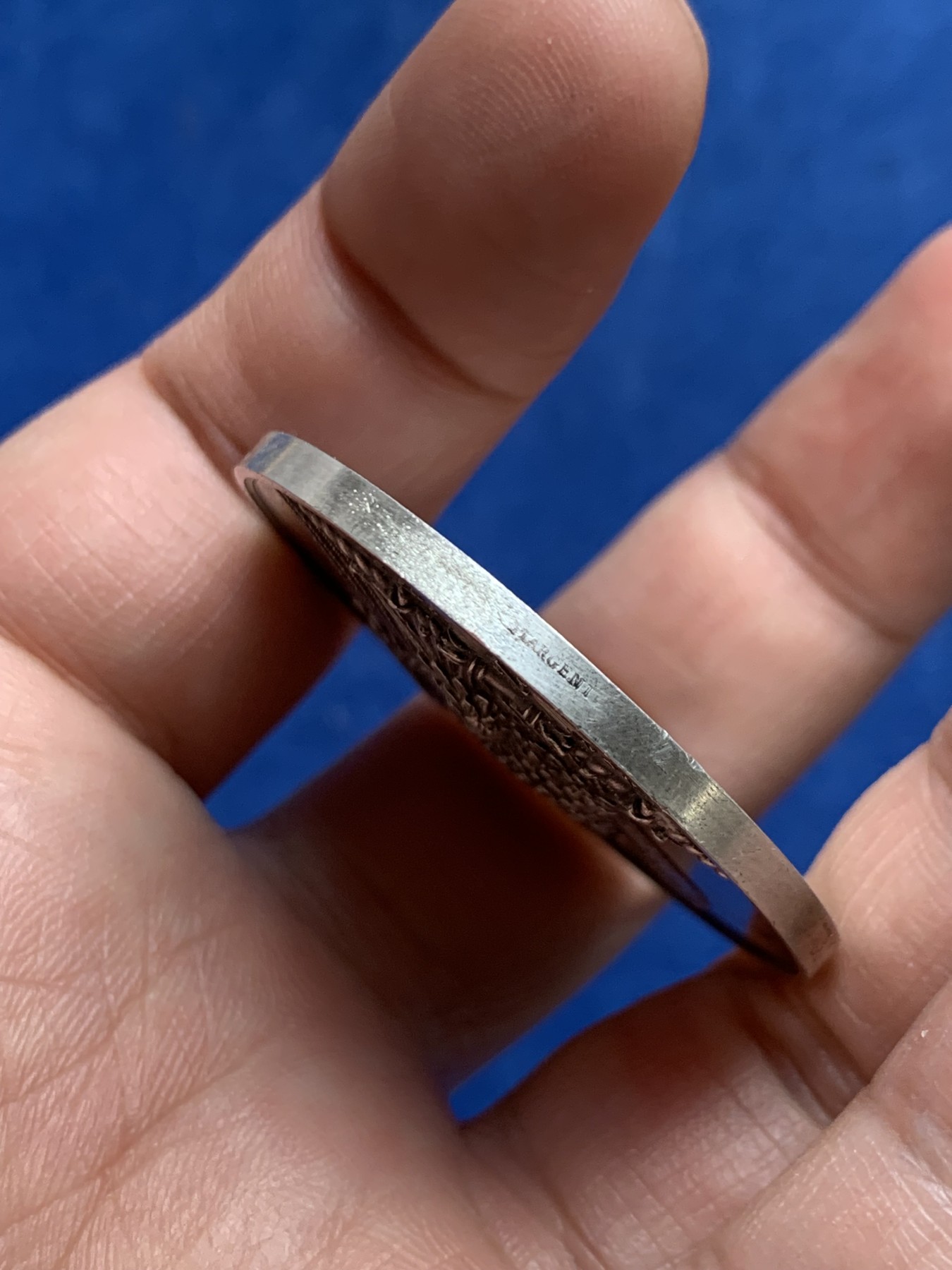 《竞宝斋》第250场-周日，周一 ，周二3场连拍 (全场包邮) 法国 拿破仑一世 帝国胜利  银章 高浮雕工艺 细节突出 小天使清晰 丰饶角银标 41mm 39.2克