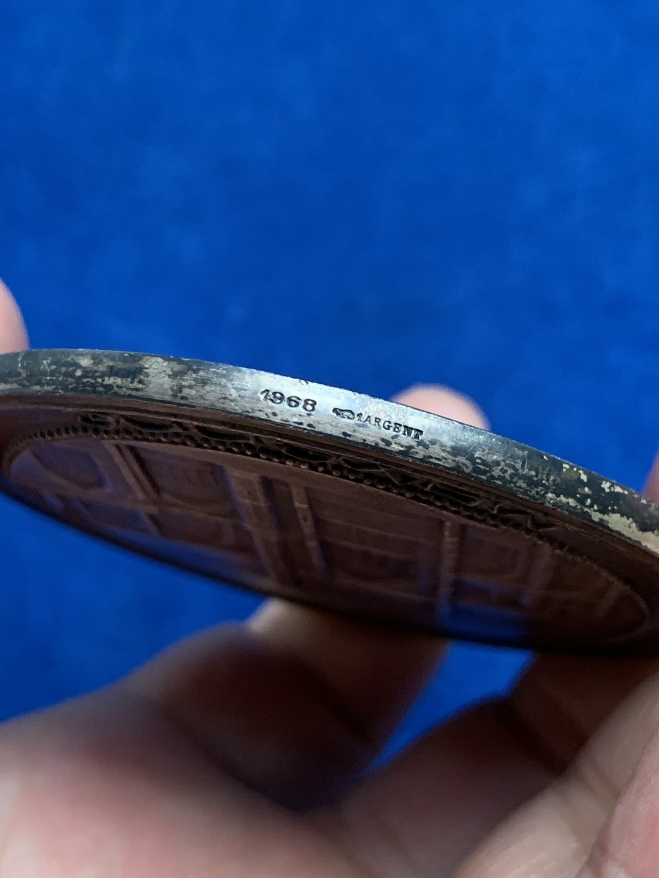 《竞宝斋》第250场-周日，周一 ，周二3场连拍 (全场包邮) 法国马耶讷城市银章，166.34g，68mm，1968丰饶角1AR银标