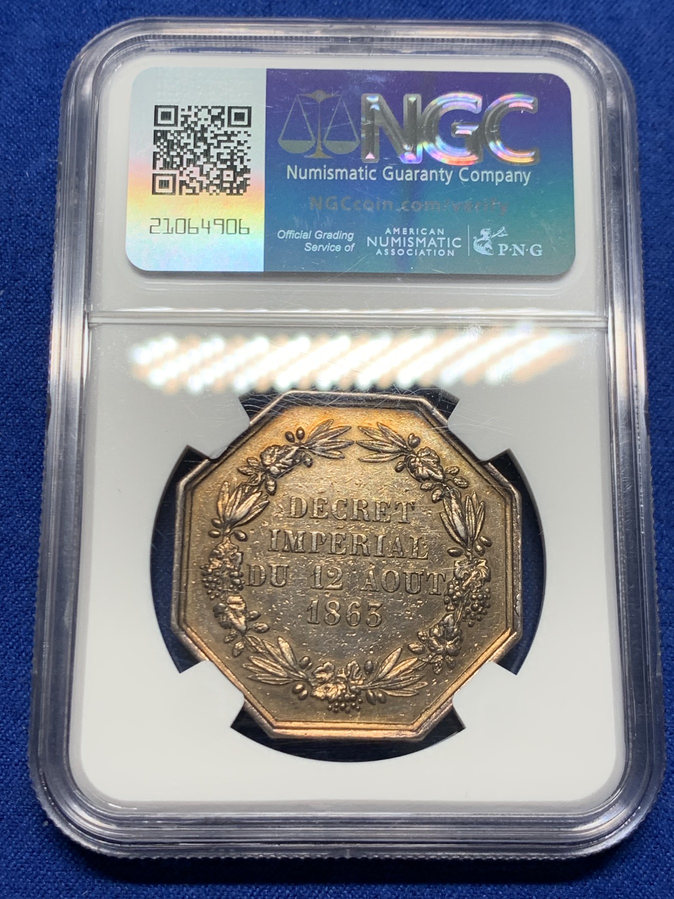 《竞宝斋》第250场-周日，周一 ，周二3场连拍 (全场包邮) NGC-AU 法国 著名品种 放射龙 1863蜜蜂边铭（1860-1879） 非后期铸造 非常有设计感的经典八角 约20克 35mm