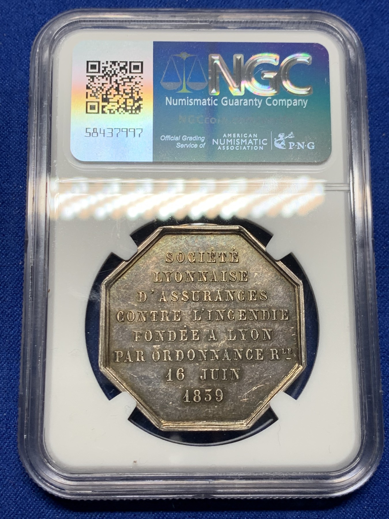 《竞宝斋》第250场-周日，周一 ，周二3场连拍 (全场包邮) NGC MS62 法国1839里昂保险八角银质代币 手指边铭