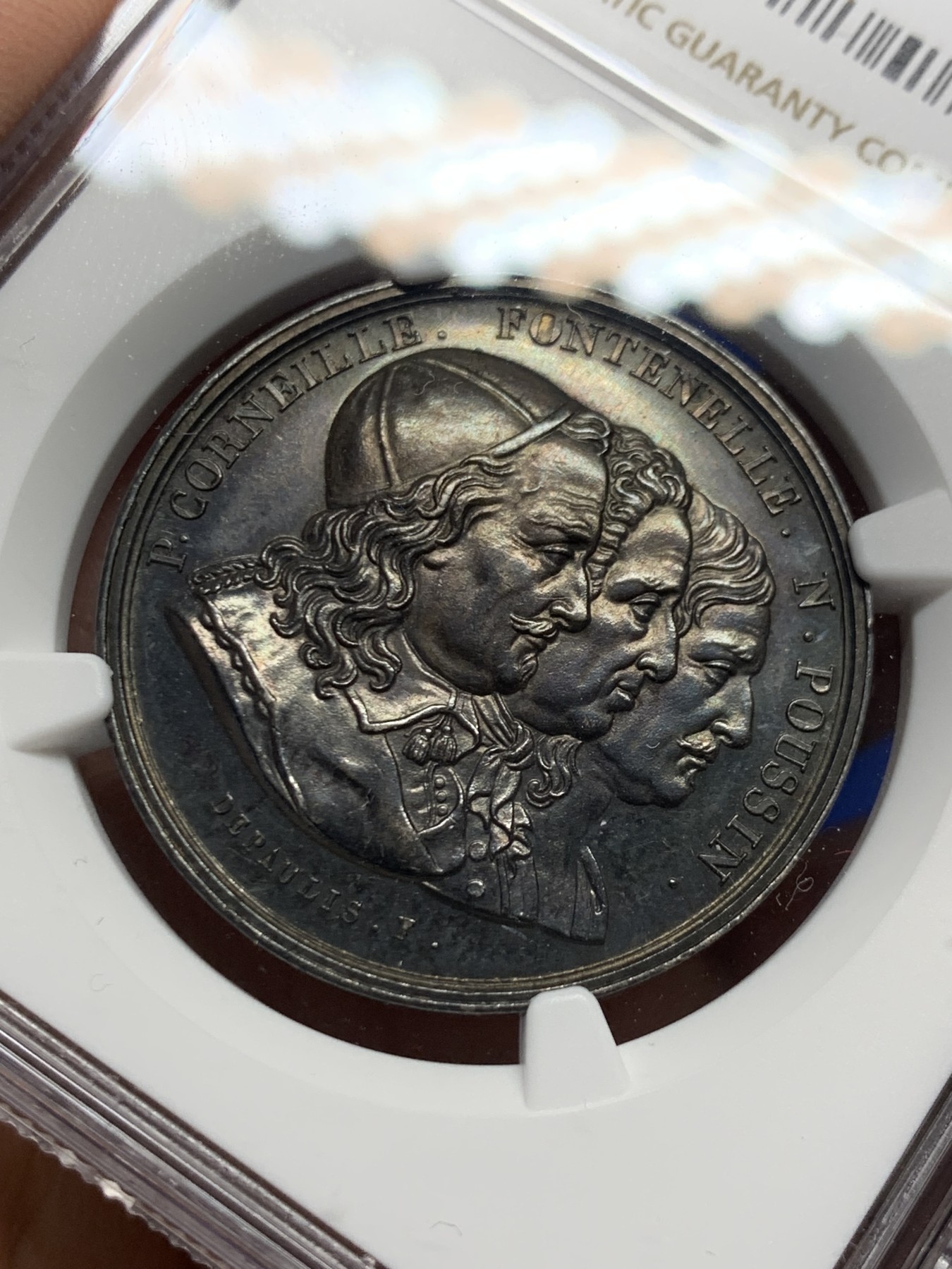 《竞宝斋》第250场-周日，周一 ，周二3场连拍 (全场包邮) NGC-MS62 法国鲁昂学院银质jeton，此款少见早期油灯边铭（1832-1841），分别为高乃依、丰特内尔和普桑的半身像