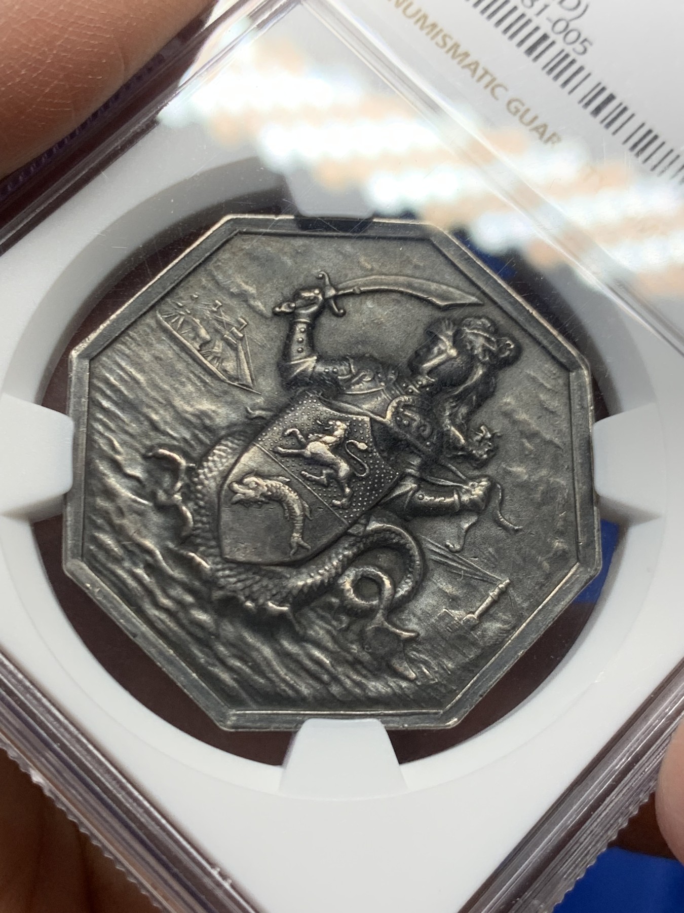 《竞宝斋》第250场-周日，周一 ，周二3场连拍 (全场包邮) NGC-AU58 法国八角 经典早期河妖图案 敦克尔克商贸 充分氧化 岁月自然的爆浆入骨 黝黑发亮 非常耐看 边铭手指