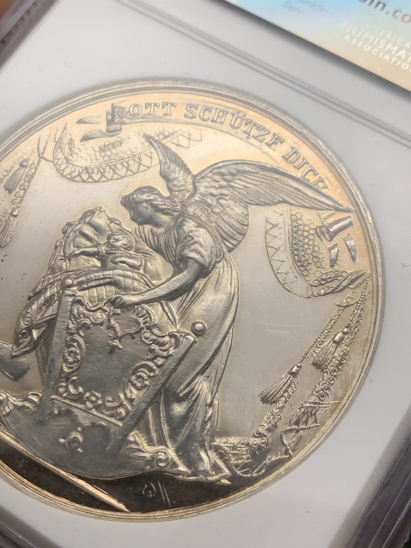 《竞宝斋》第250场-周日，周一 ，周二3场连拍 (全场包邮) NGC-MS62 德国1897年洗礼纪念银章，守护天使俯身在婴儿身旁