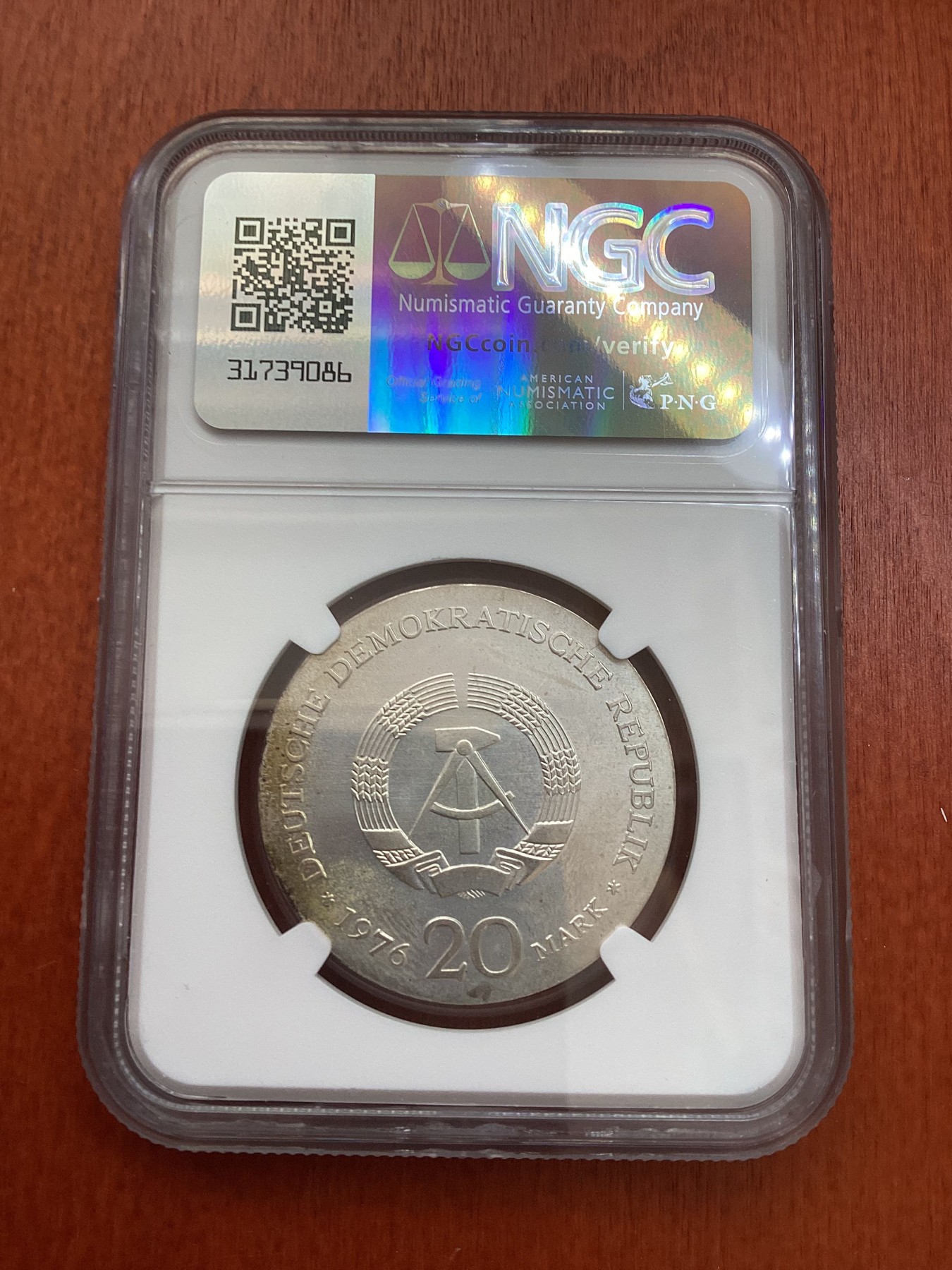 长老汇龙年精选第三场 1976 东德威廉·李卜克内西20马克银币，NGC MS64分，更高分仅有6枚