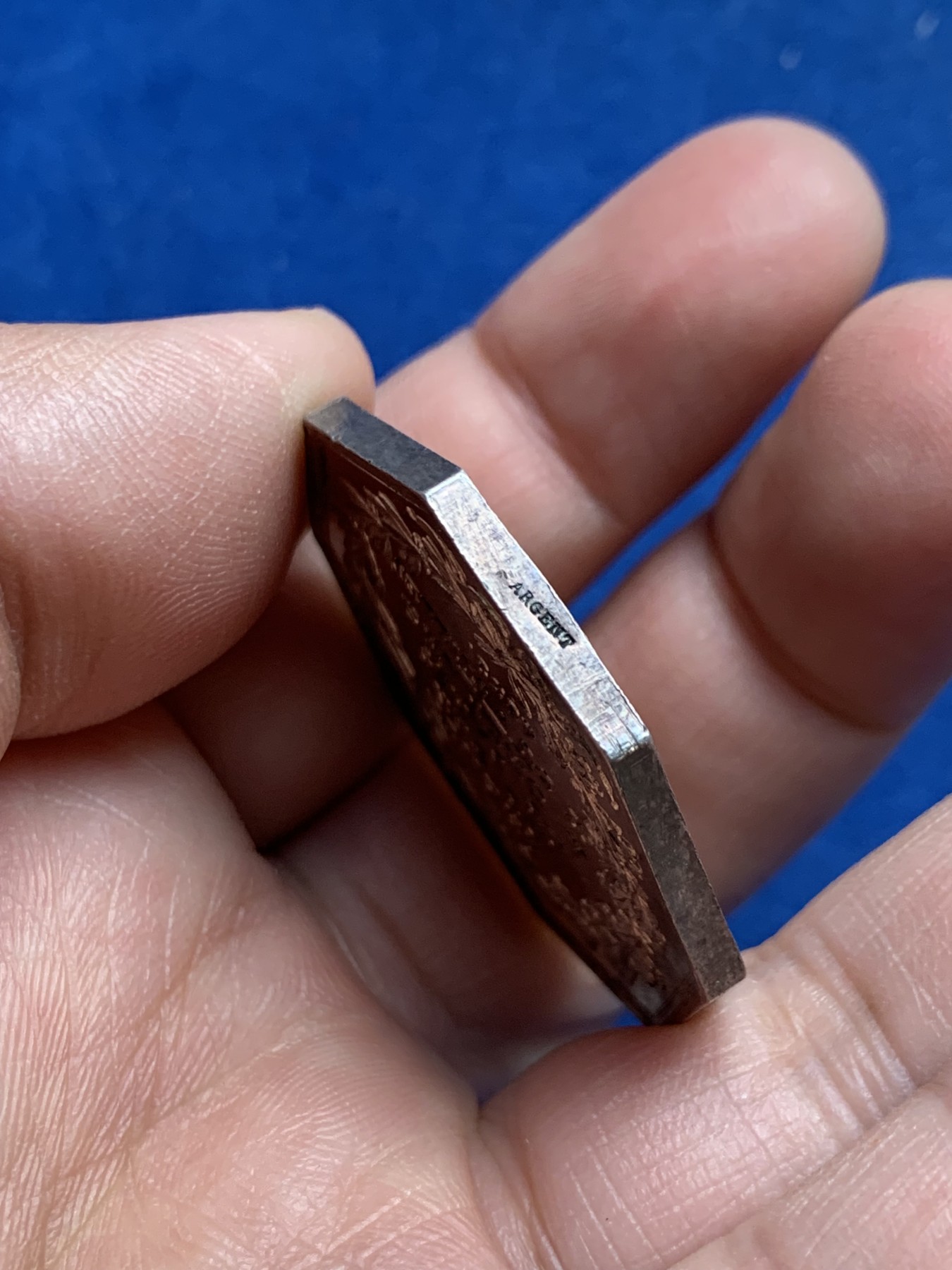 《竞宝斋》第250场-周日，周一 ，周二3场连拍 (全场包邮) 法国 巴黎到奥尔良铁路通车 纪念币 23.9克 边铭蜜蜂1860-1879 彩光绚丽 经典铁路系列的纪念物 36.6mm 23.9克