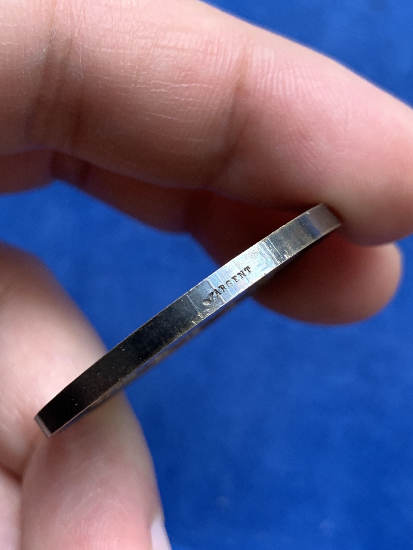 《竞宝斋》第250场-周日，周一 ，周二3场连拍 (全场包邮) 法国 1880年 鲁昂寄宿学校  烟斗边铭银标 36.5mm 20克