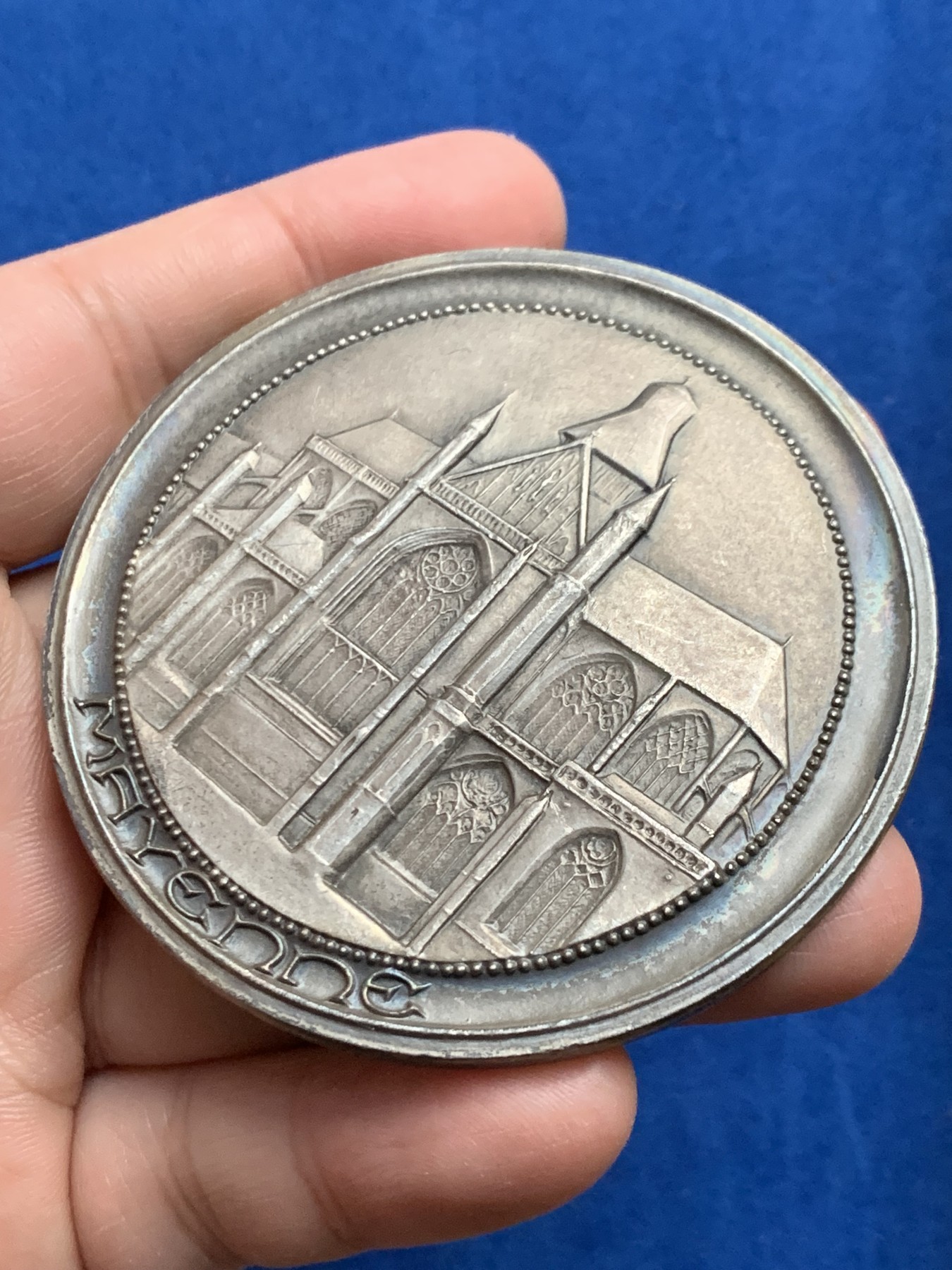 《竞宝斋》第250场-周日，周一 ，周二3场连拍 (全场包邮) 法国马耶讷城市银章，166.34g，68mm，1968丰饶角1AR银标