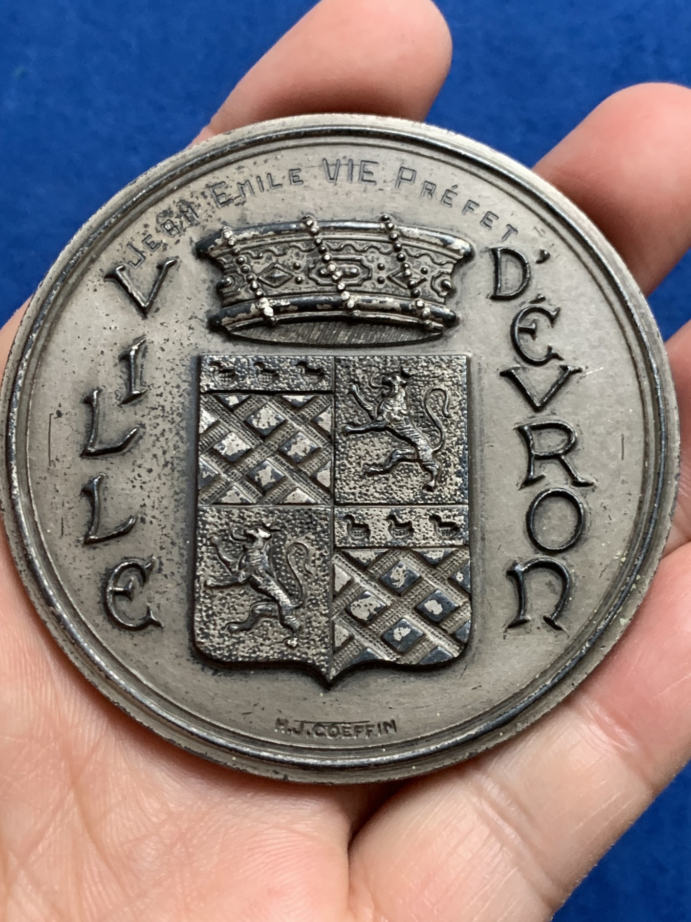 《竞宝斋》第250场-周日，周一 ，周二3场连拍 (全场包邮) 法国马耶讷城市银章，166.34g，68mm，1968丰饶角1AR银标