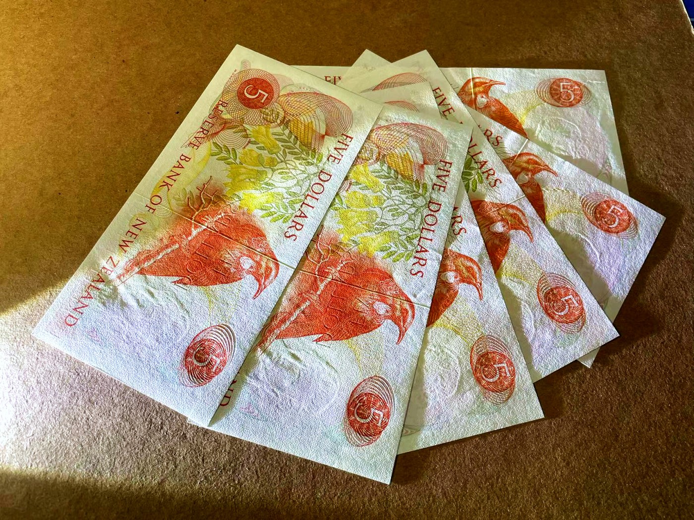 【Blue Auction】✨世界纸币精拍第448期【精】 【一组5张 补号】新西兰 高冠女王 5元 AU/UNC- 