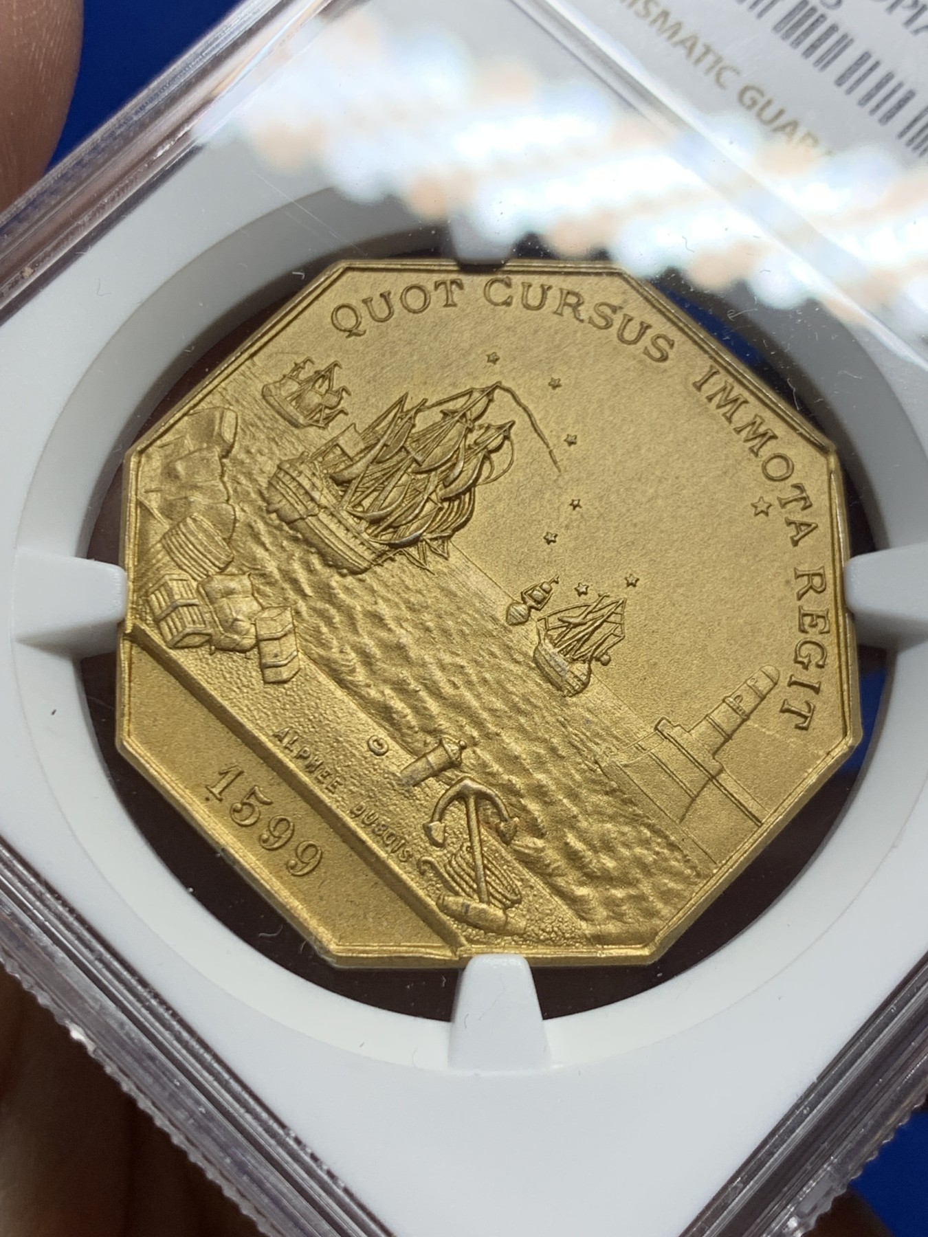 《竞宝斋》第250场-周日，周一 ，周二3场连拍 (全场包邮) NGC-MS66 法国港口景观八角镀金银质代币，马赛商会