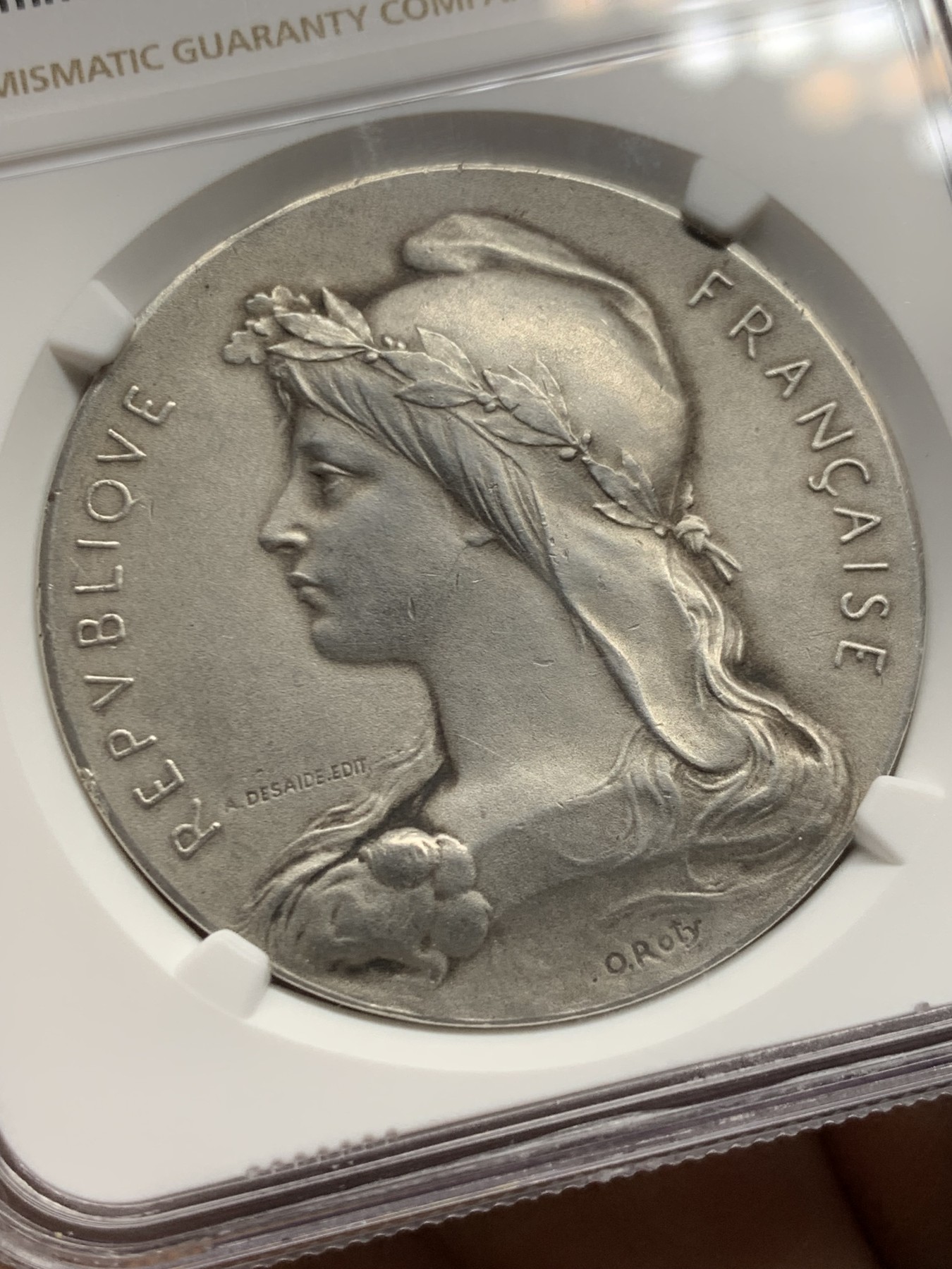 《竞宝斋》第250场-周日，周一 ，周二3场连拍 (全场包邮) NGC MS61 法国 罗蒂作品 玛丽安娜 银章 42mm大规格  经典设计 丰饶角边铭银标