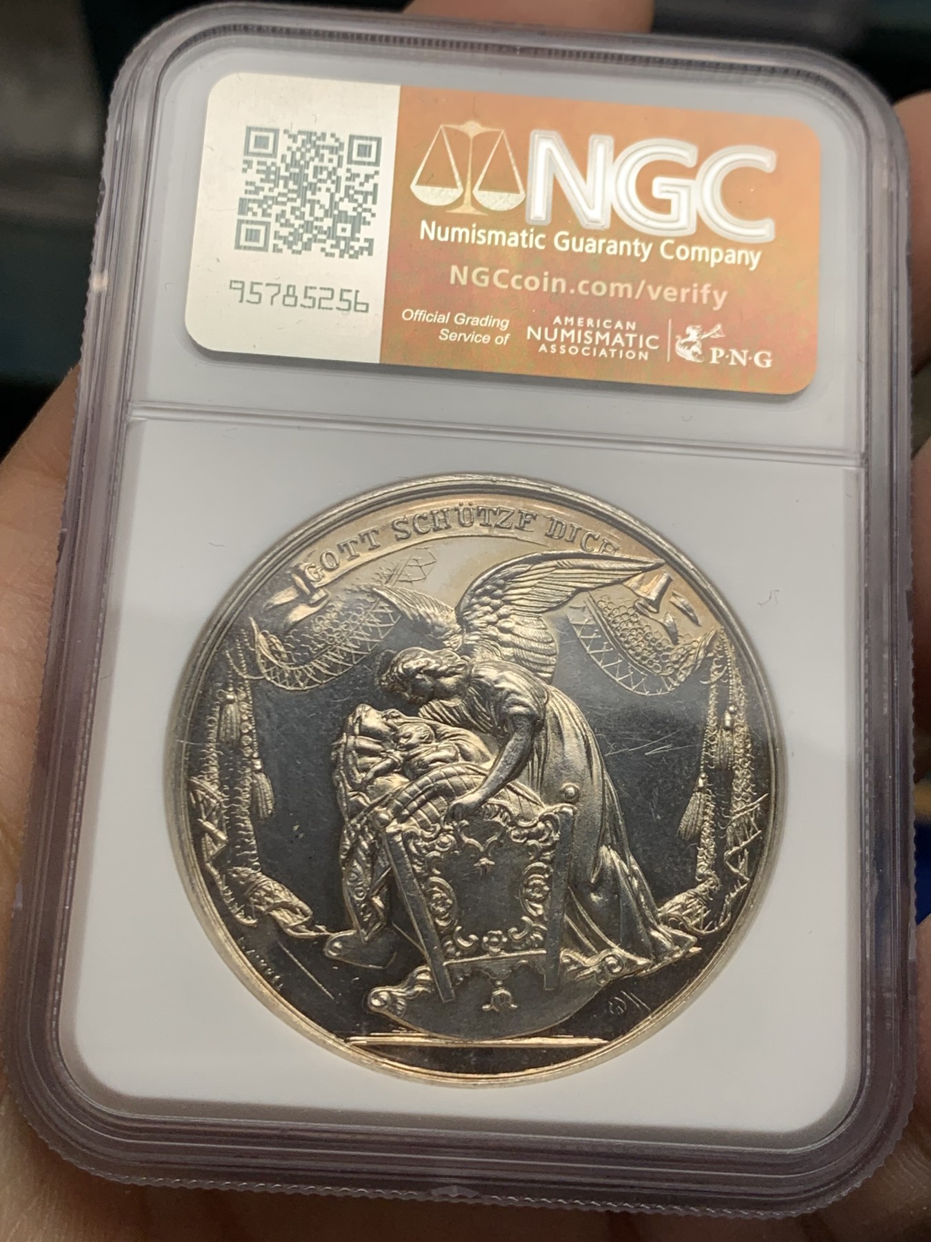 《竞宝斋》第250场-周日，周一 ，周二3场连拍 (全场包邮) NGC-MS62 德国1897年洗礼纪念银章，守护天使俯身在婴儿身旁