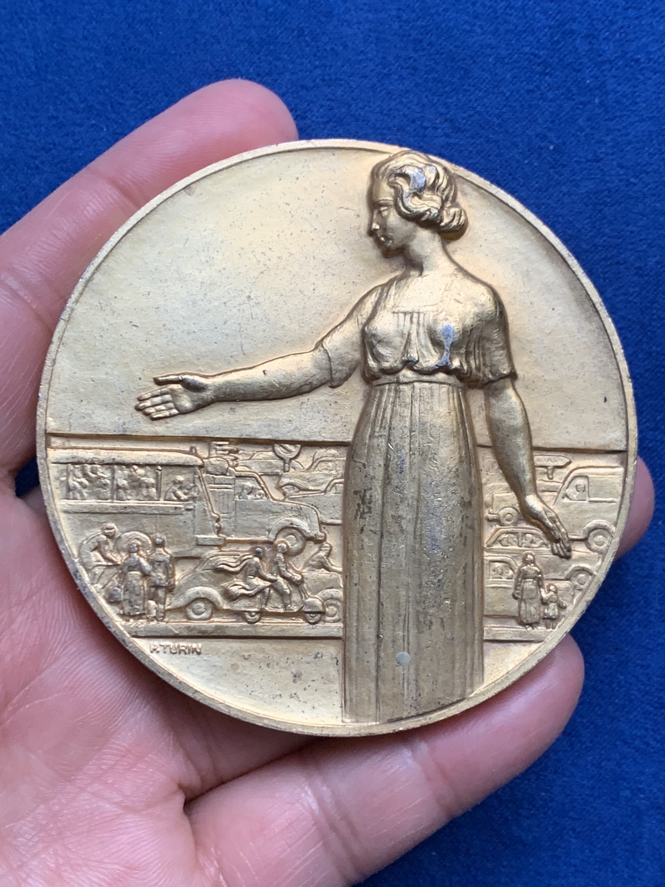 《竞宝斋》第250场-周日，周一 ，周二3场连拍 (全场包邮) 法国道路预防镀金银章，214.28g，71.8mm，丰饶角1ARGENT