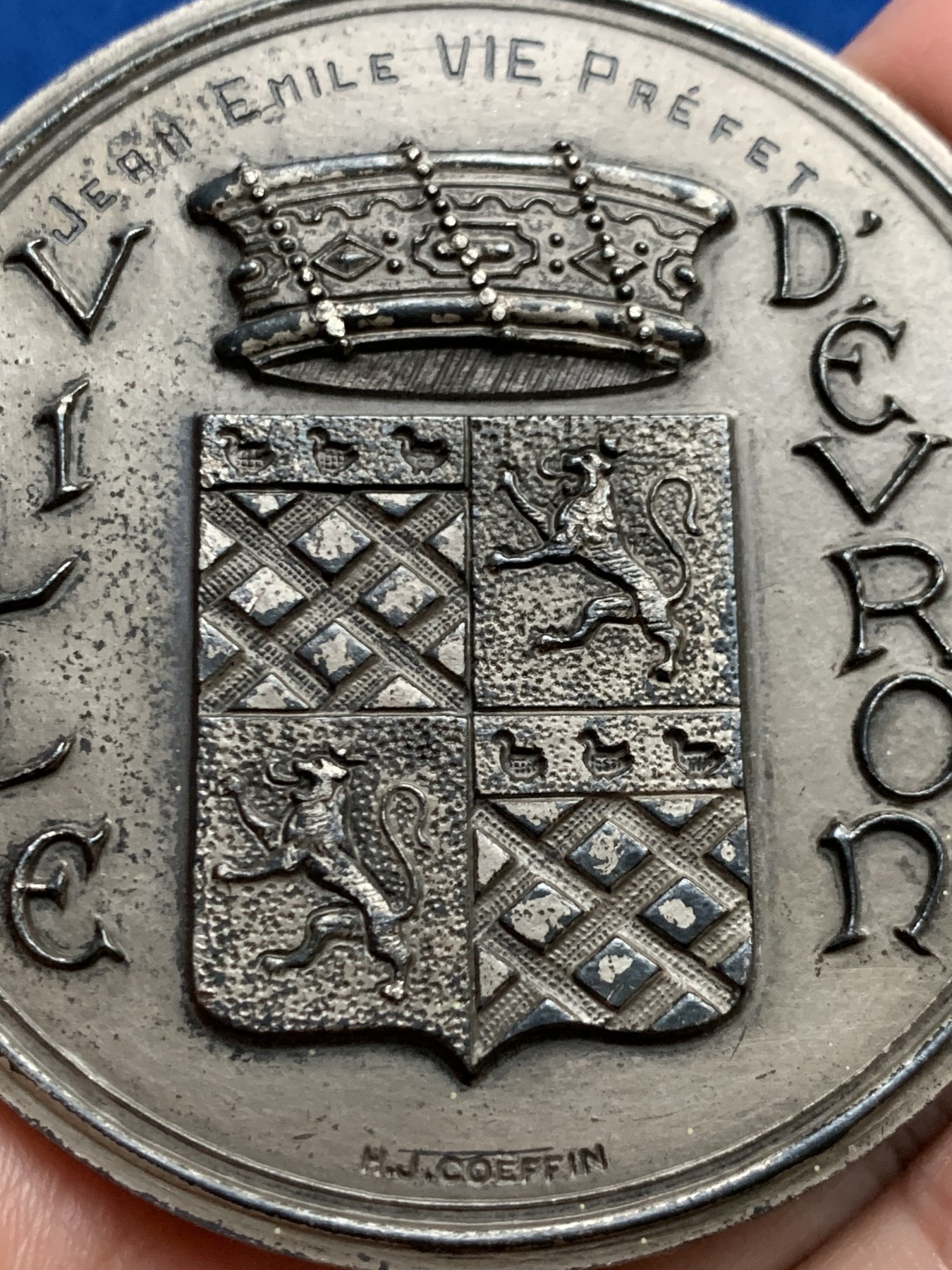 《竞宝斋》第250场-周日，周一 ，周二3场连拍 (全场包邮) 法国马耶讷城市银章，166.34g，68mm，1968丰饶角1AR银标