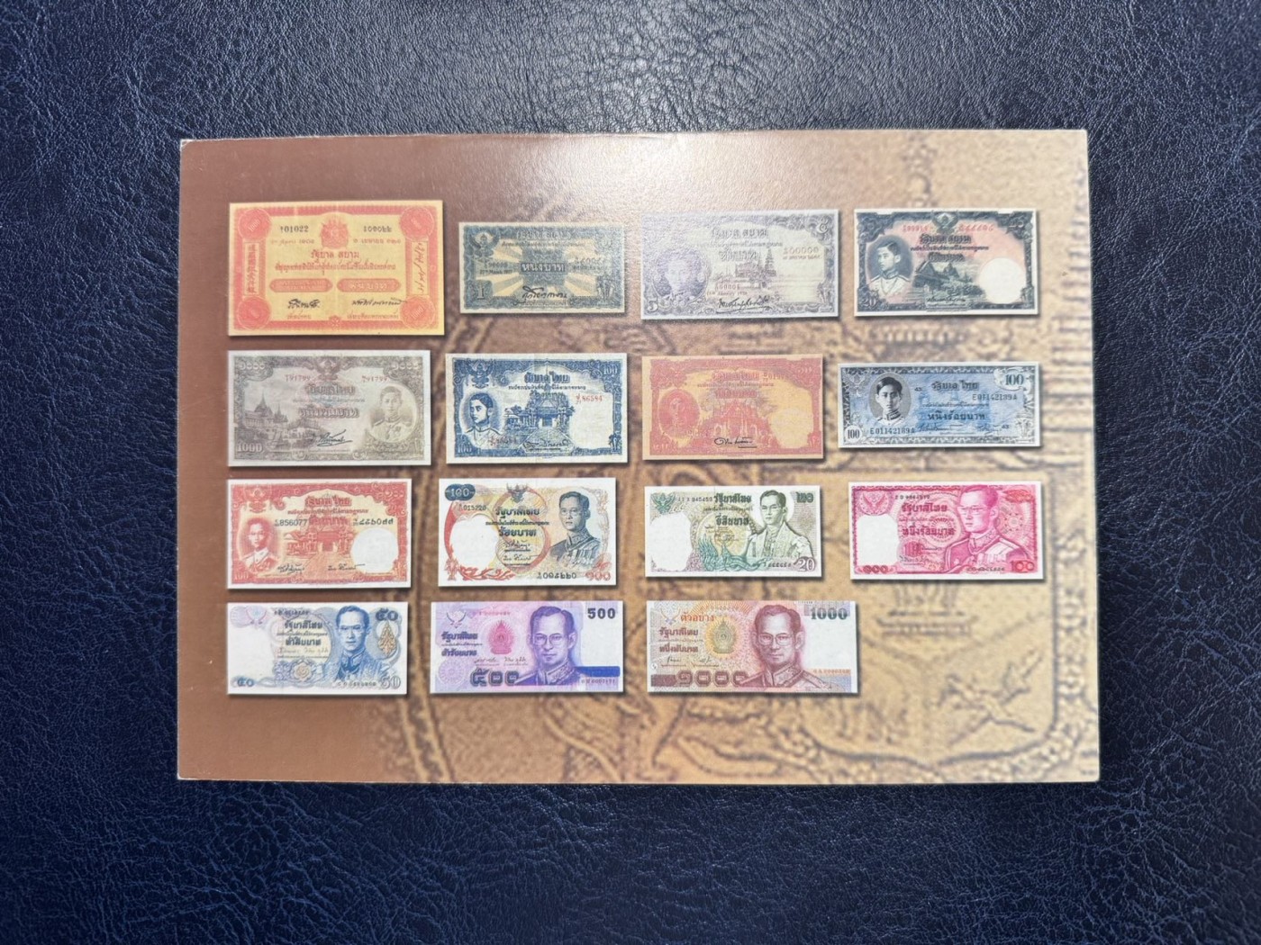 收藏联盟Quantum Auction 第332期拍卖  泰国ND (2002)年100泰铢纪念钞样票 PMG66 带原册