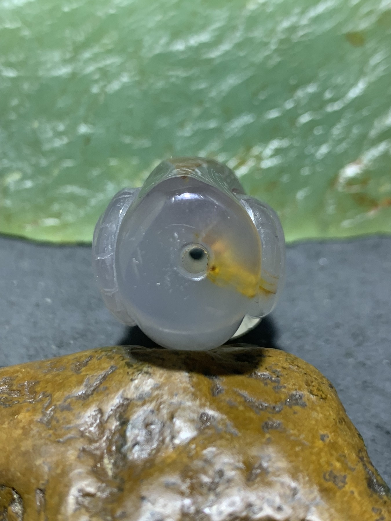 精美高玉化巴西玛瑙手工俏色巧雕领头羊桶珠一个！